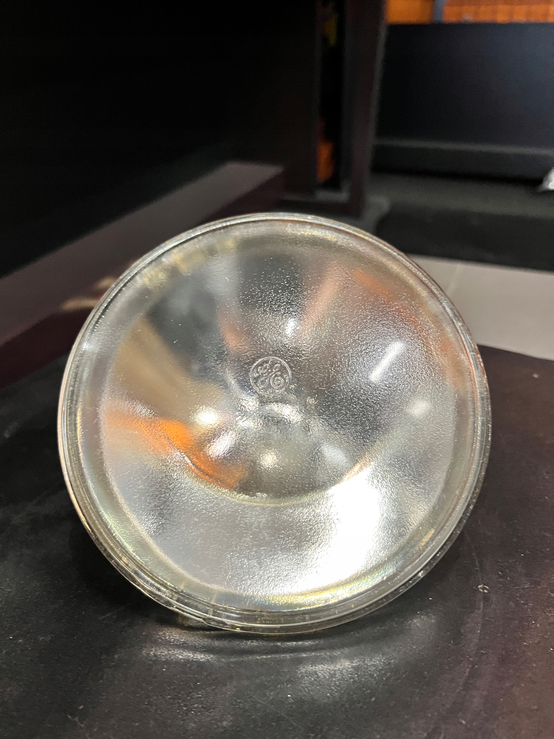 GE PAR 56 NSP 230V 300W Żarówka halogenowa PAR