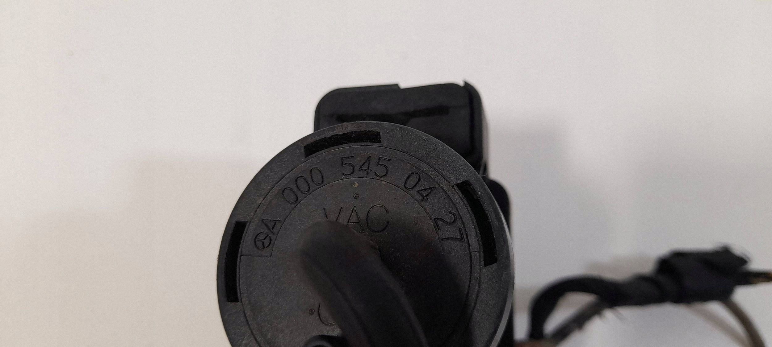 Mercedes-Benz E W212 Sensor Unterdruck A0005450427 (3)