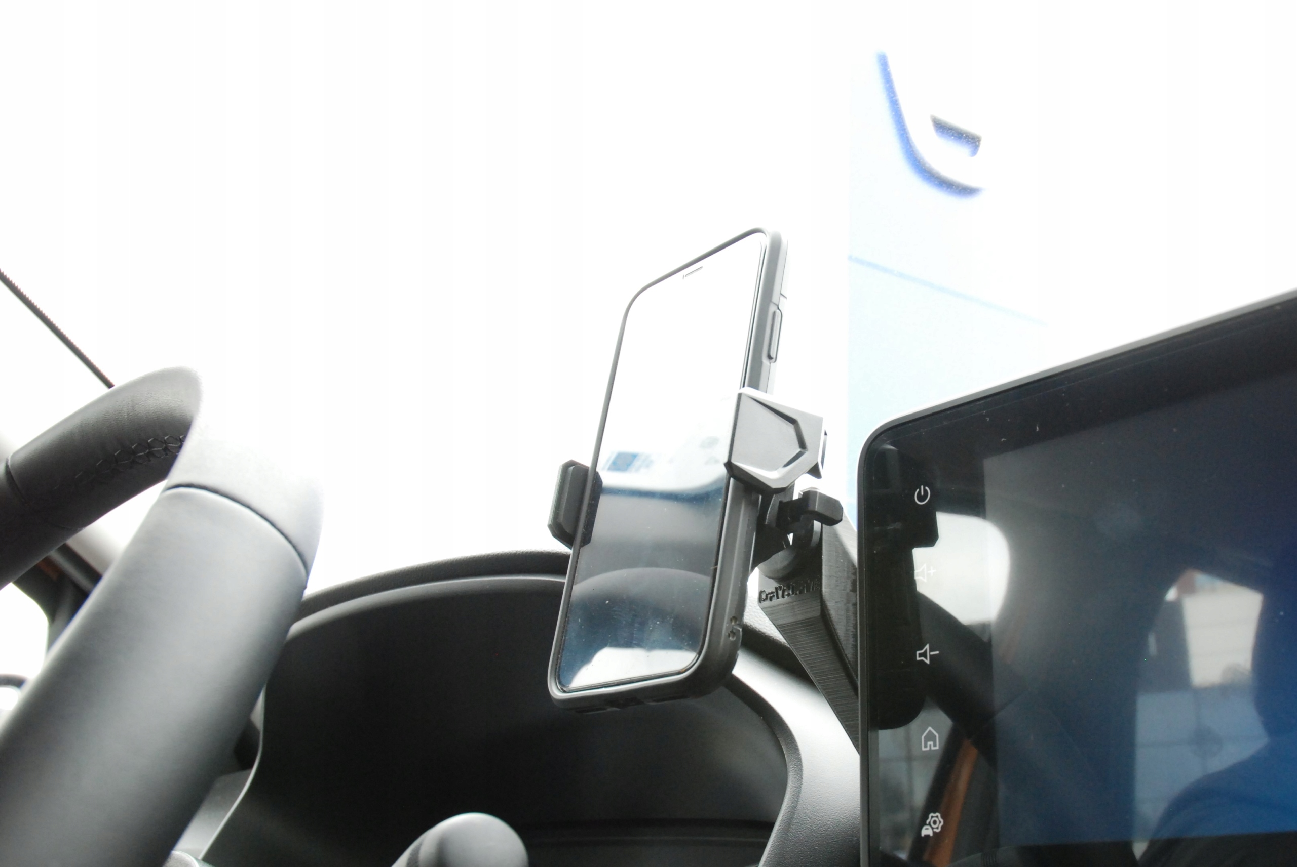 Uchwyt automatyczny na telefon Dacia Sandero 3 Waga produktu z opakowaniem jednostkowym 0.2 kg