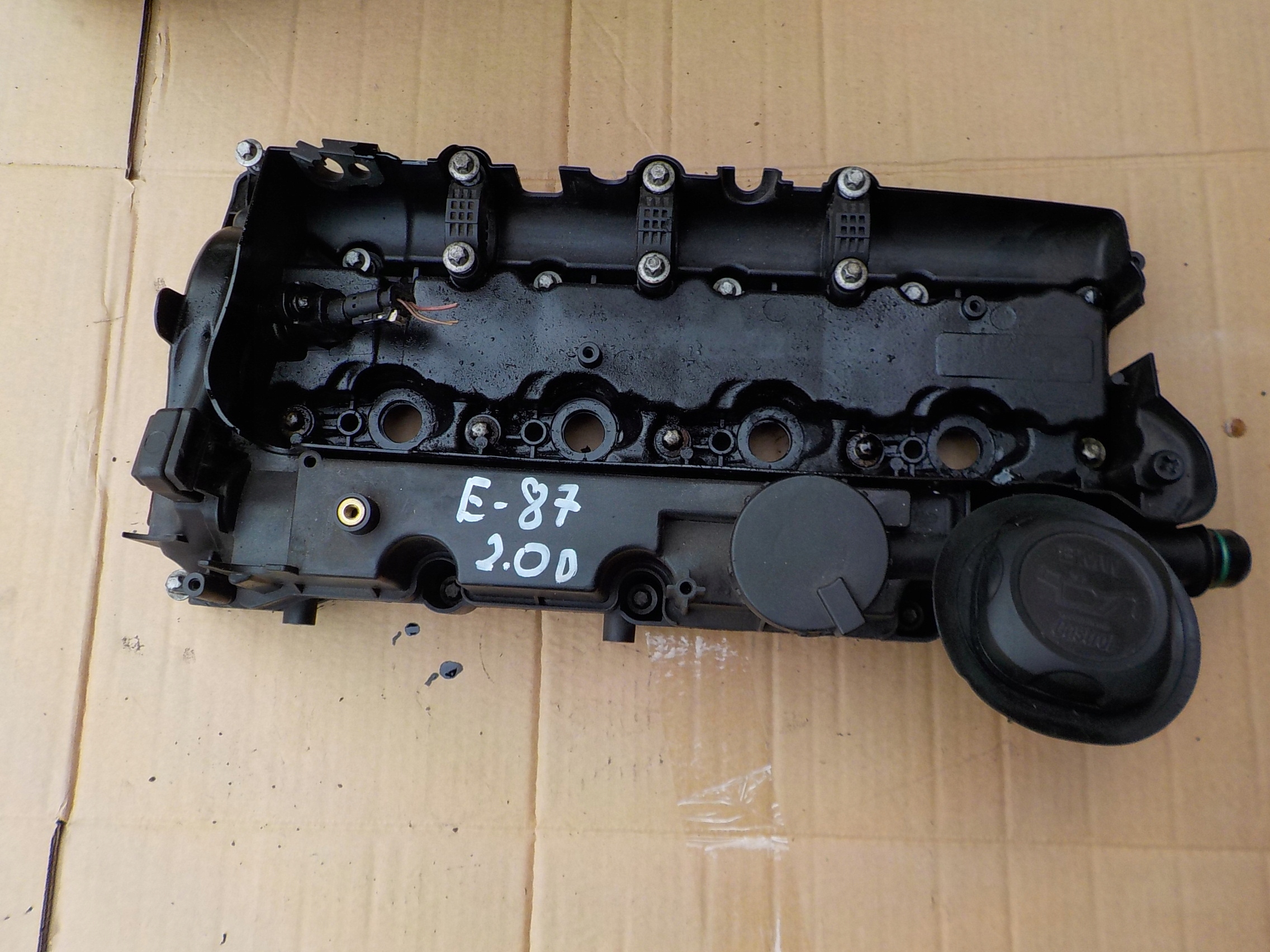 Abdeckung der Ventile bmw e87 2,0 d 7797613