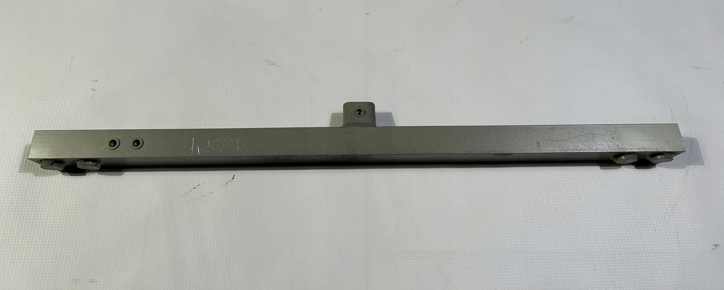 brace sider console front front Maserati GranTurismo 2008