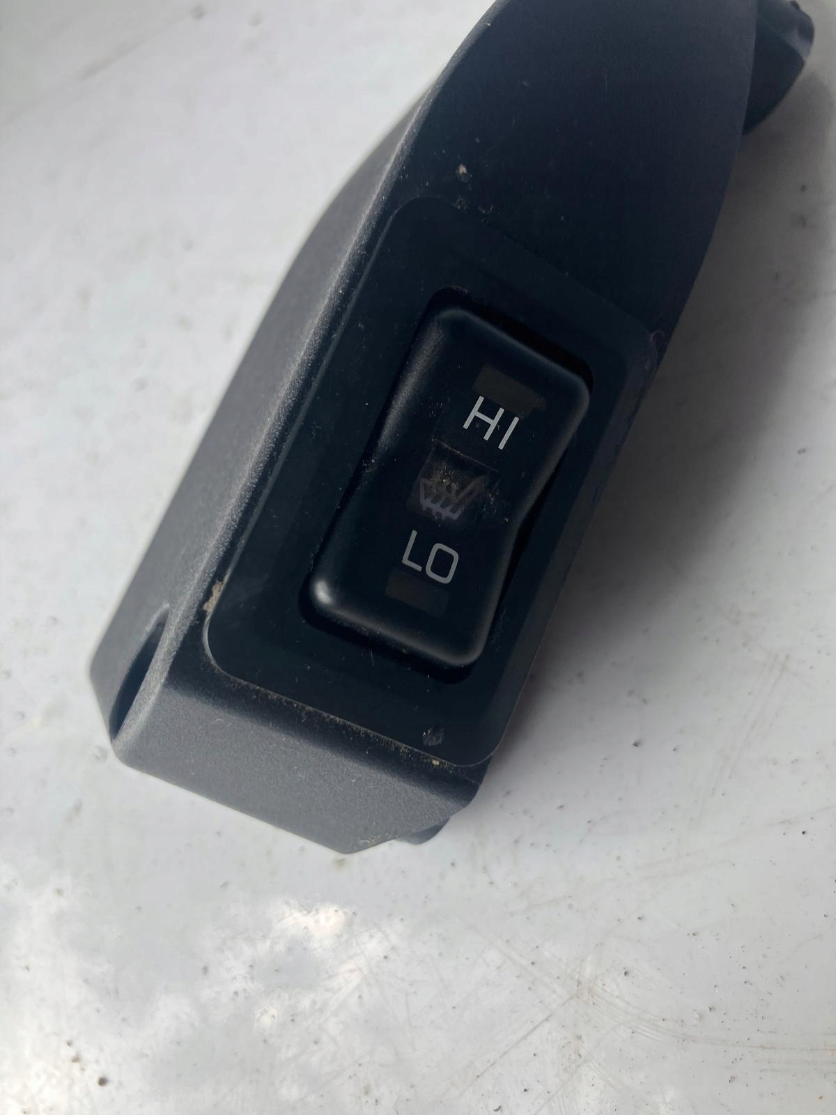 switch GRZANIA seat right front PEUGEOT 4007 N257746