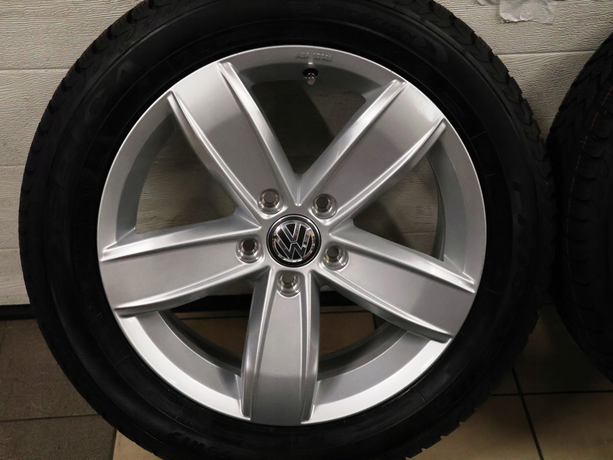 VW TROC T-ROC KOŁA ZIMOWE 215/55R17 DĘBICA NOWE Profil opony 55