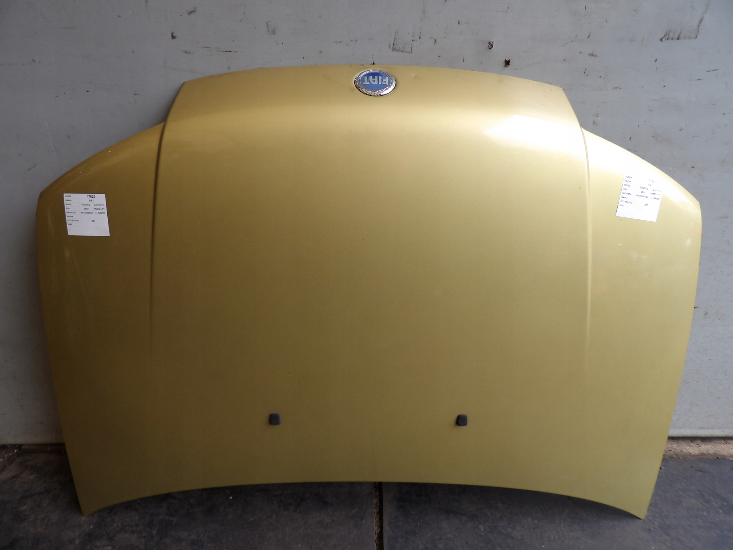 Fiat Punto II cofano lak. 527