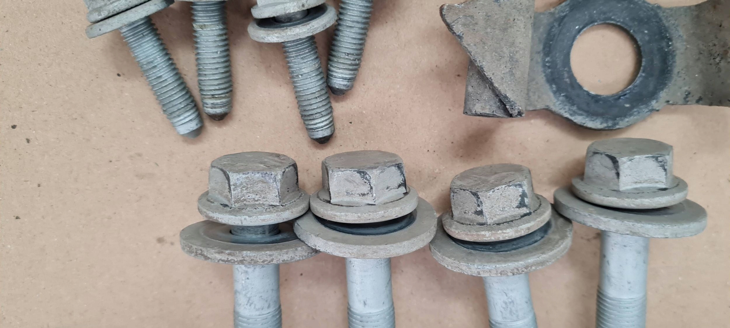 A6 C8 4K screws springing siders KOLYSKI SANEK A7 4K