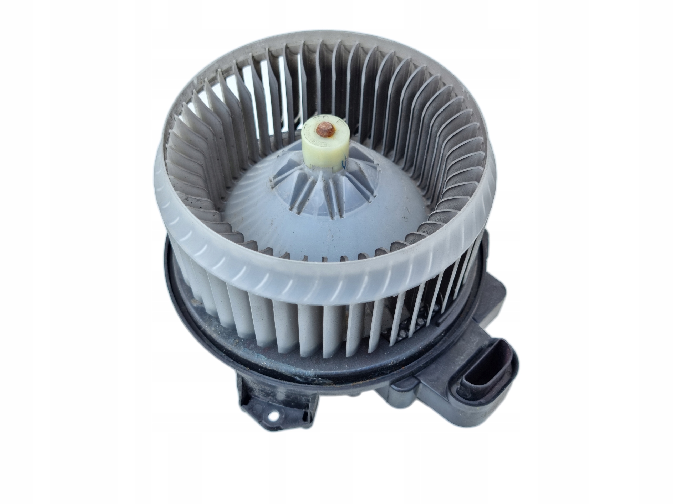 AV272700-8094 - Toyota Verso лифт 1.6 D4d вентилятор