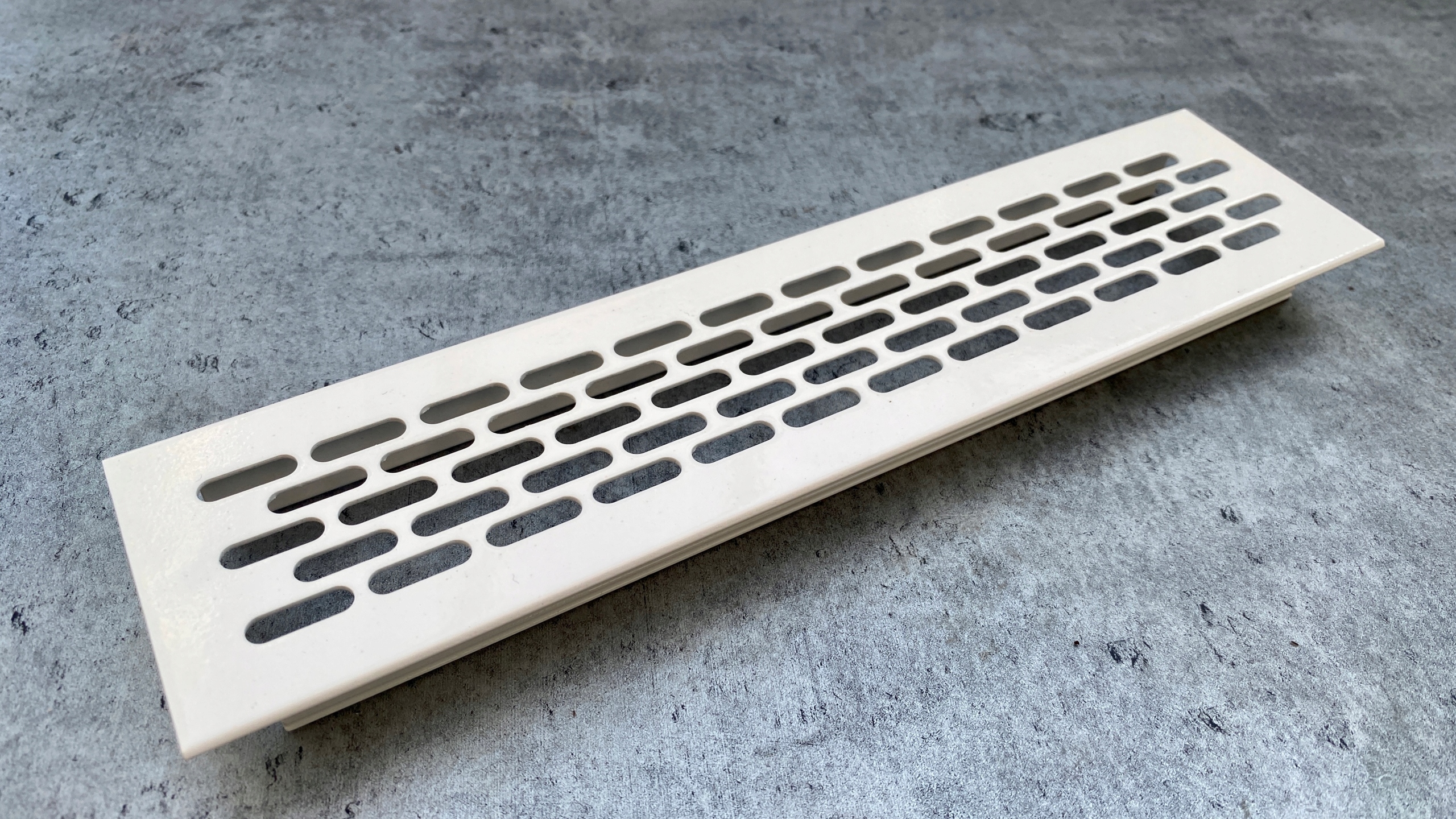 

Kratka Wentylacyjna 24,5 x 6 cm aluminium Biała