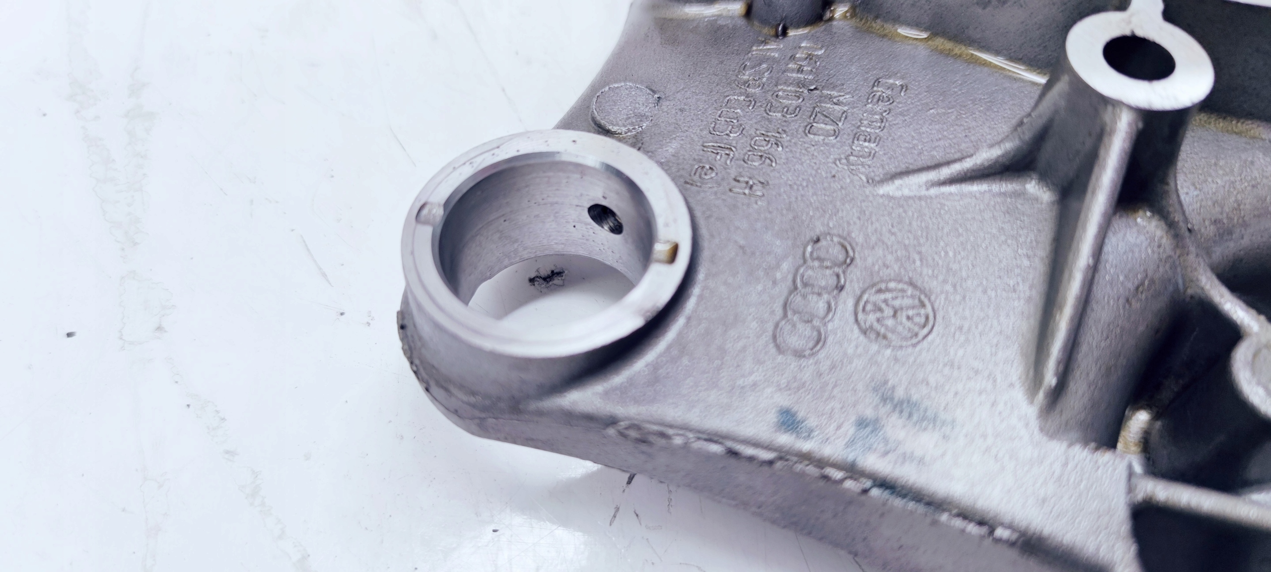 obal WALKOW AUDI A4 B8 A5 1.8 TFSI 06H103166H