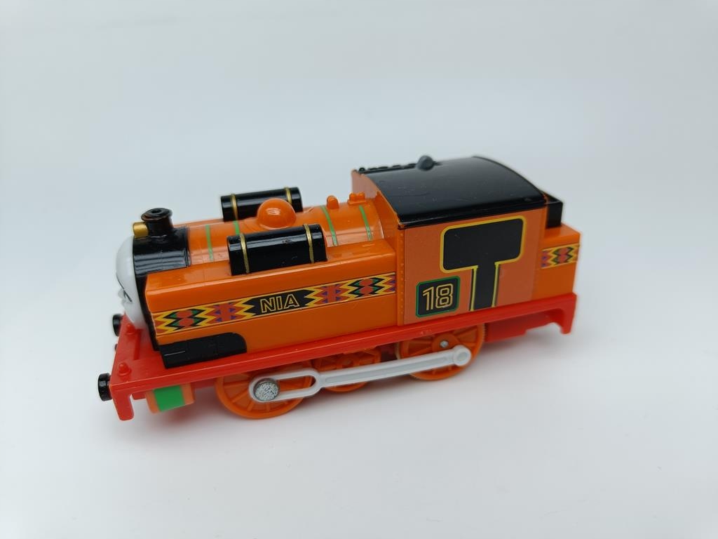 TrackMaster TOMY PLARAIL JaponiaTomek Lokomotywa z napędem NIA Seria TOMEK