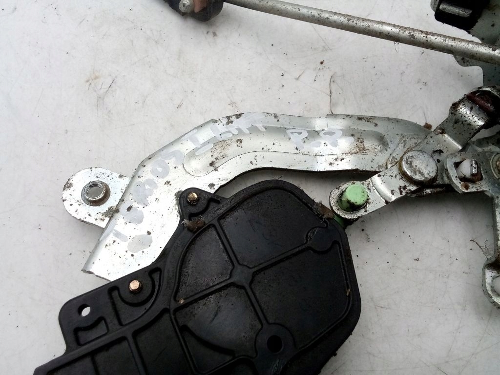 Daihatsu Terios and 1 lift FL lock z door right front