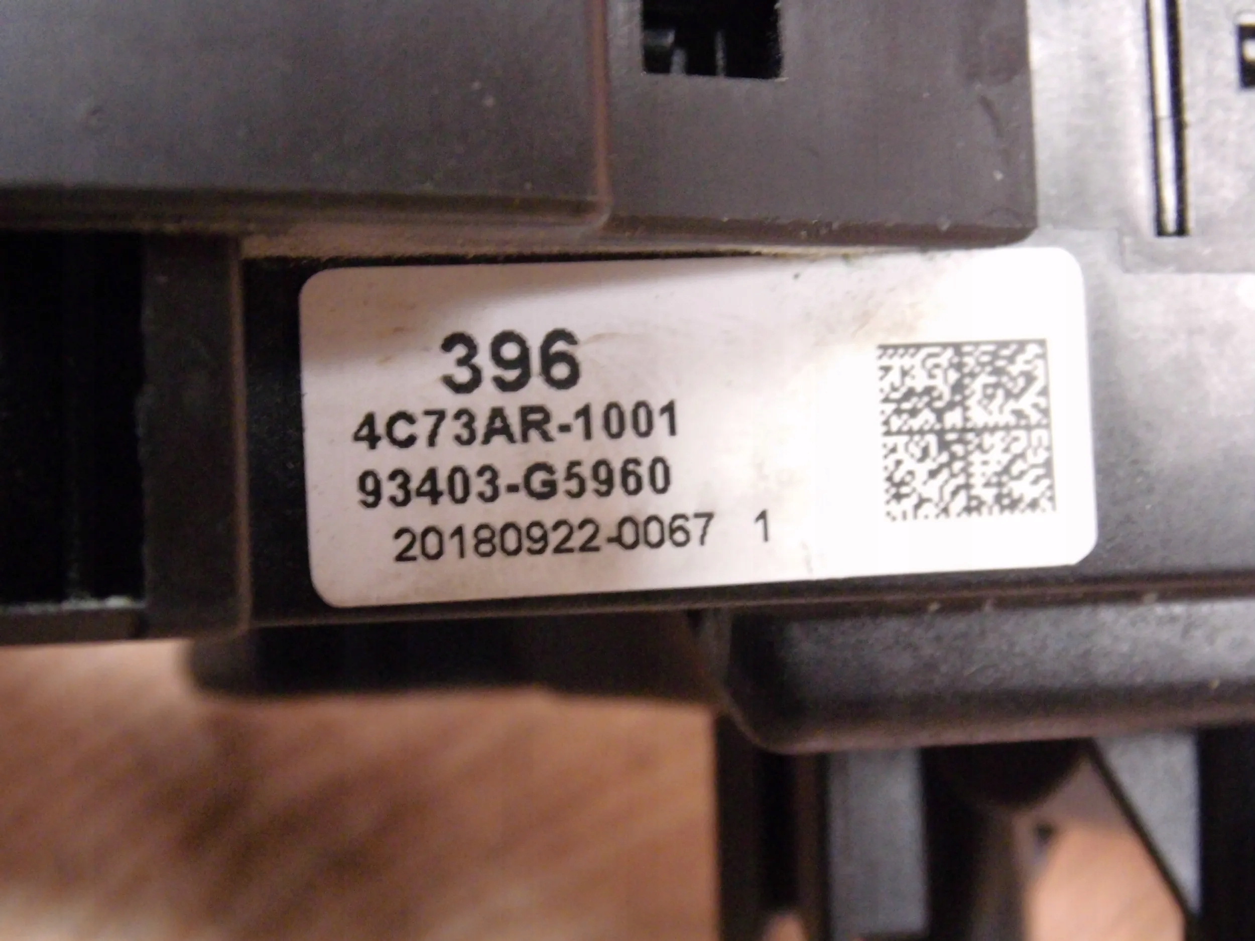 Kia Niro control light switch of wipers below steering wheel,