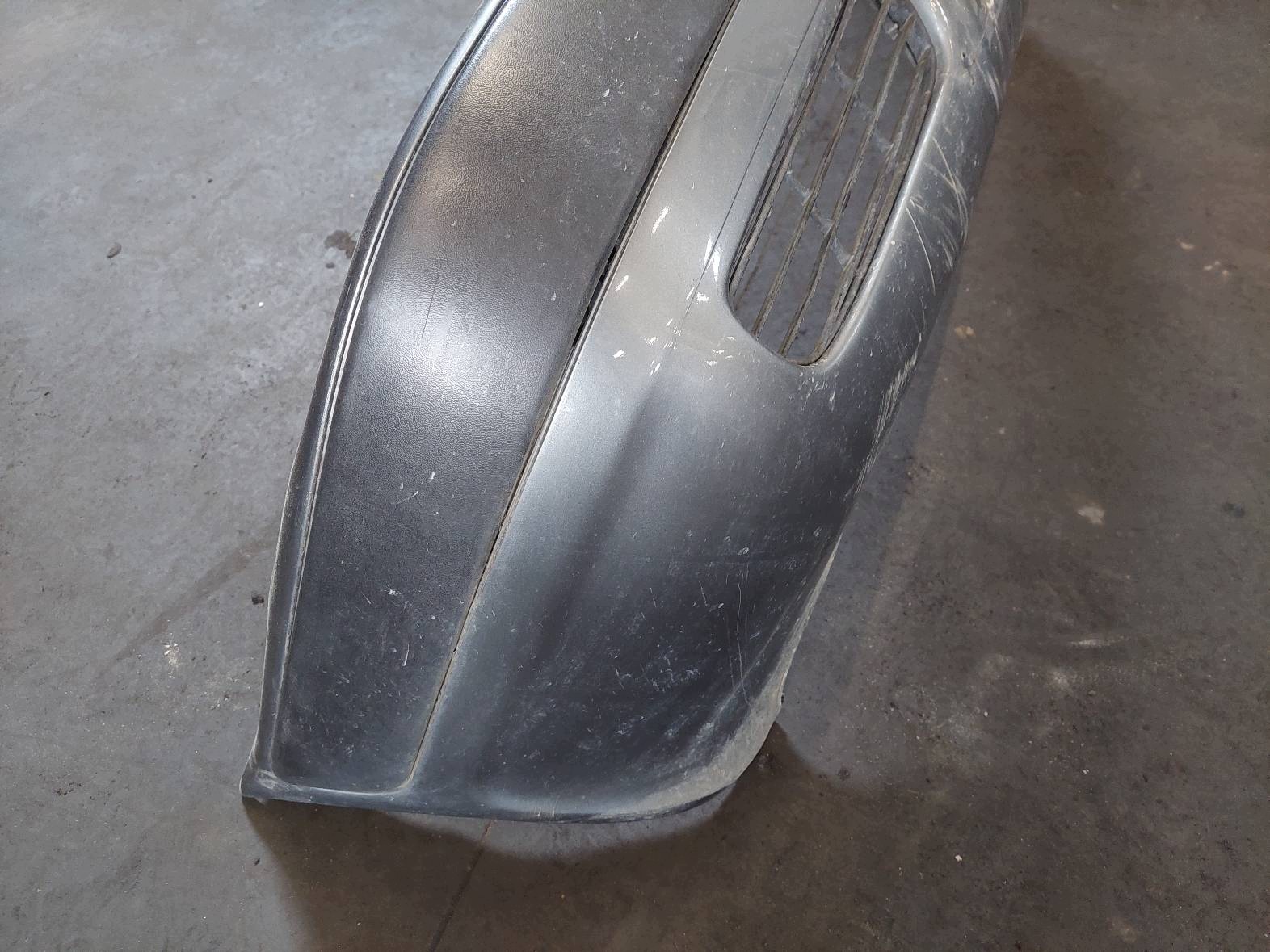 nárazník predok AUDI 80 B4 LY7P