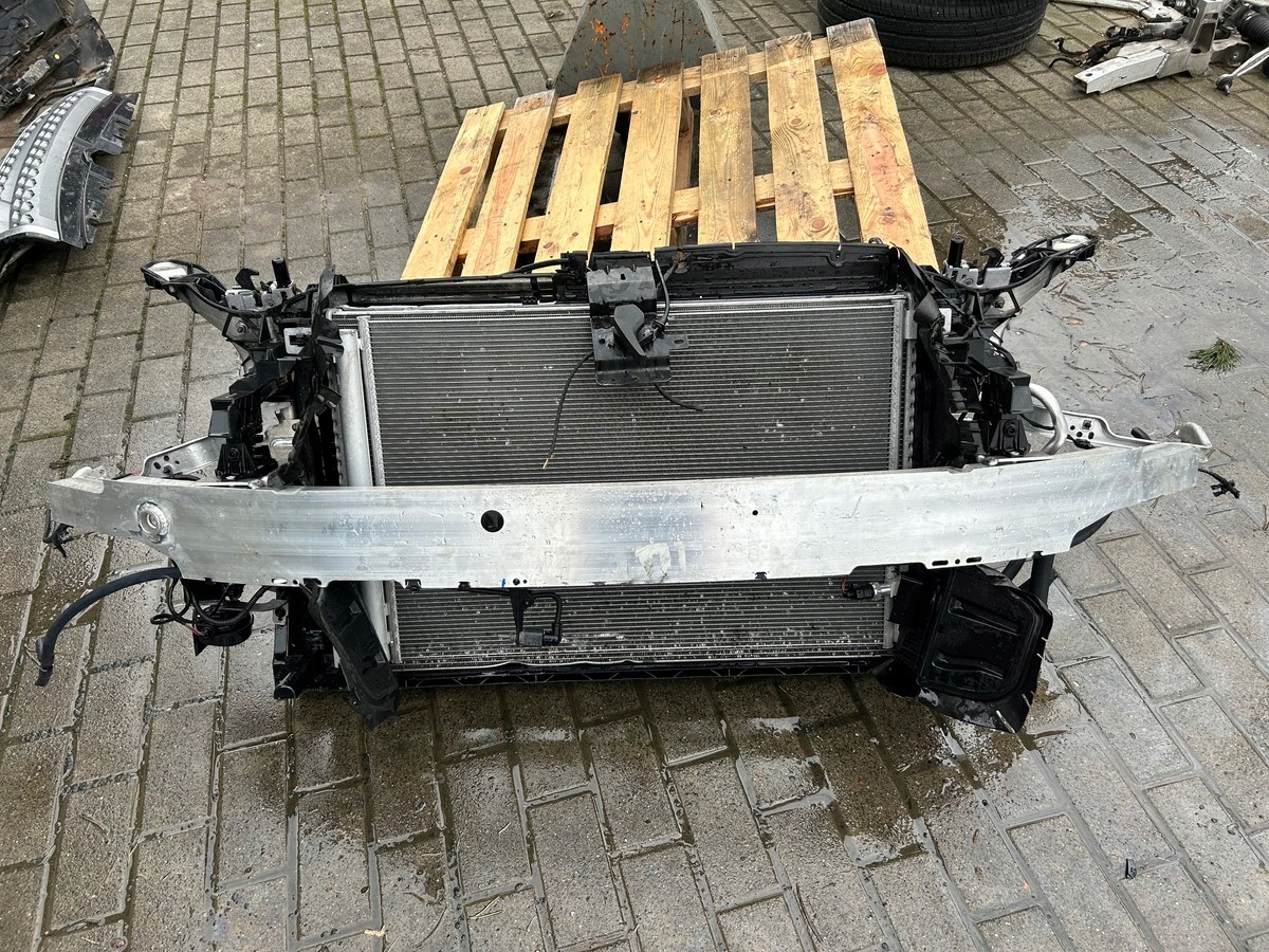 AUDI A6 C8 2.0 TDI PAS PRZEDNI CHŁODNICE KOMPLET WZMOCNIENIE