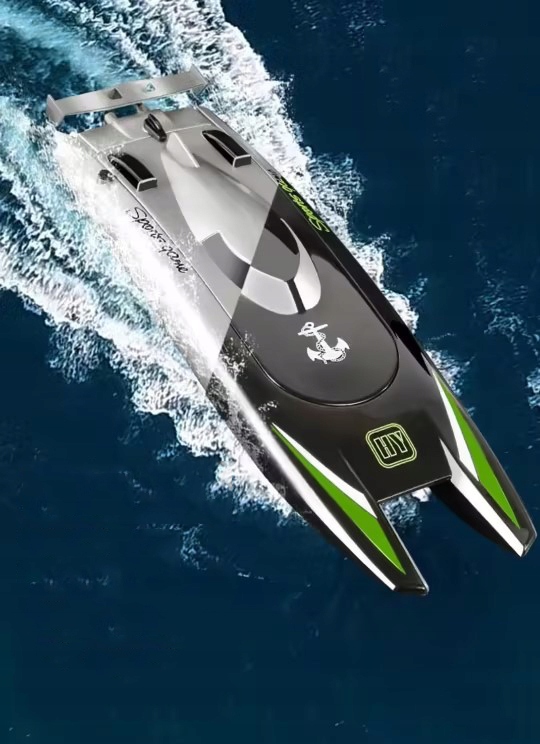 SZYBKA ŁÓDŹ ŁÓDKA ZDALNIE STEROWANA RC Prezent Seria 805