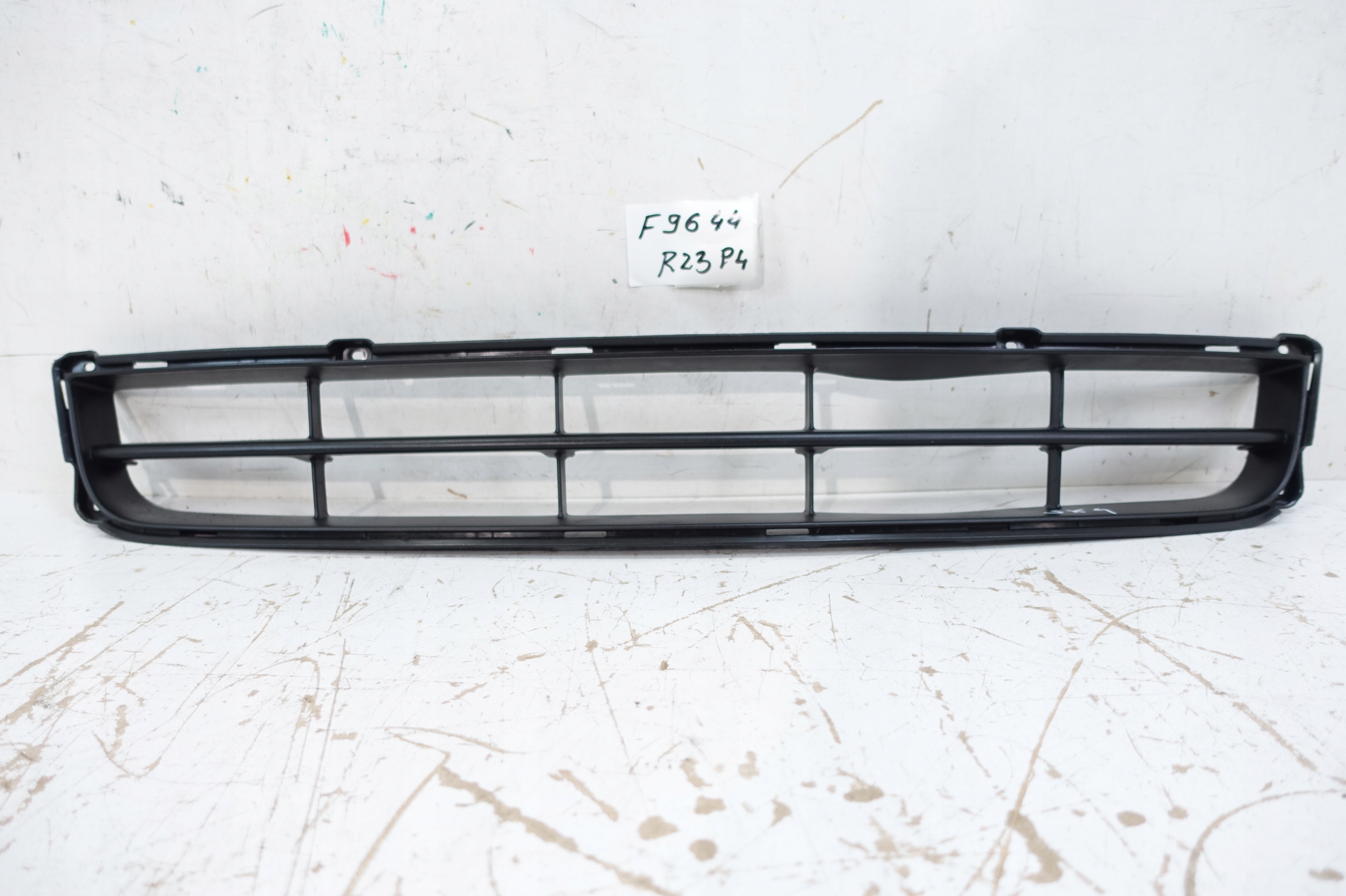 SUZUKI SX4 2006-2013 grille grid of a bumper front 71721-55KA