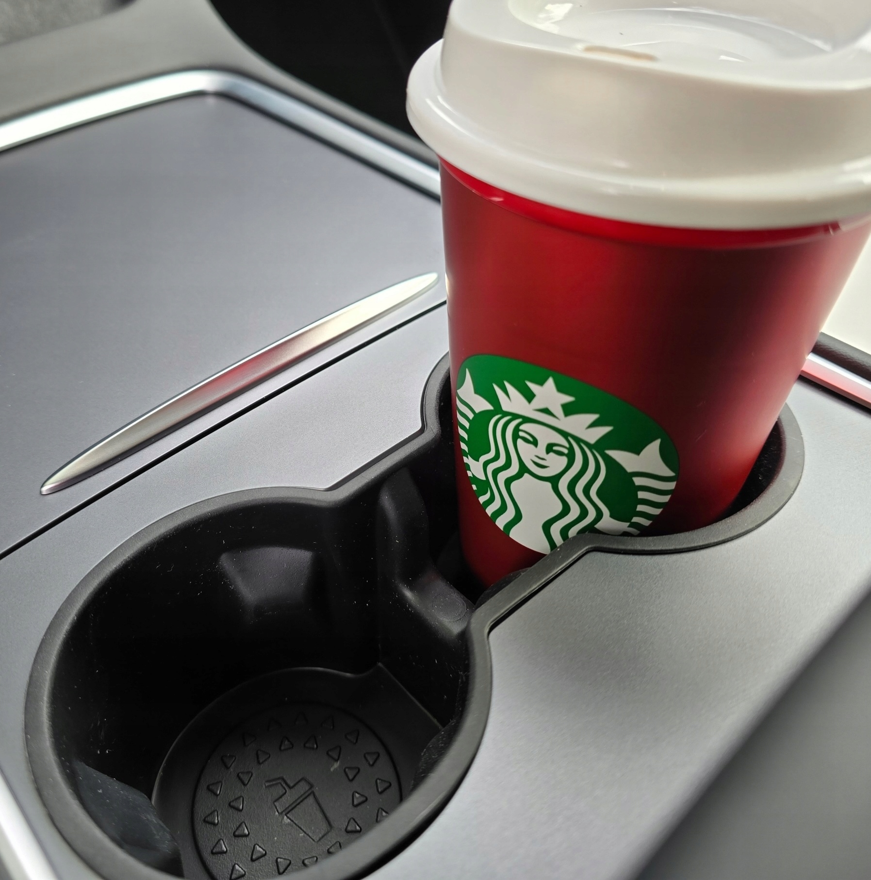 Uchwyt na kubki Tesla Model Y/3 EAN (GTIN) 5906321365390