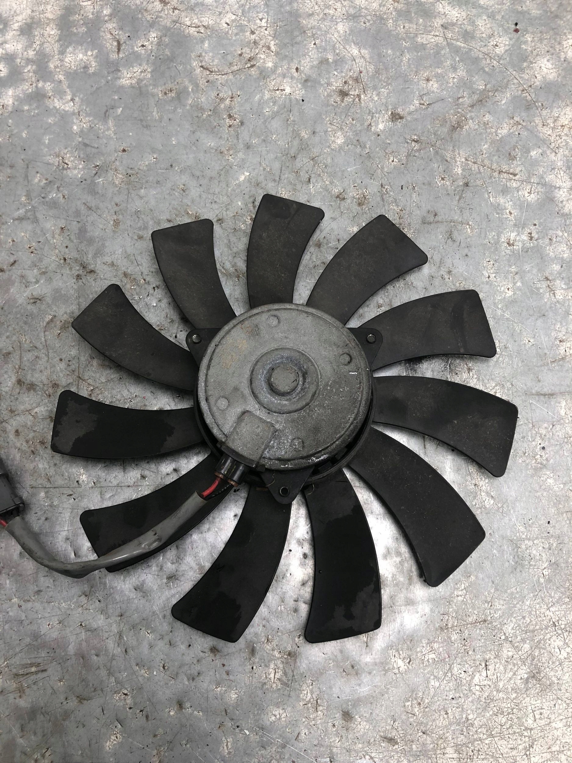 vrtule ventilátor chladiče OPEL INSIGNIA A 2.0T