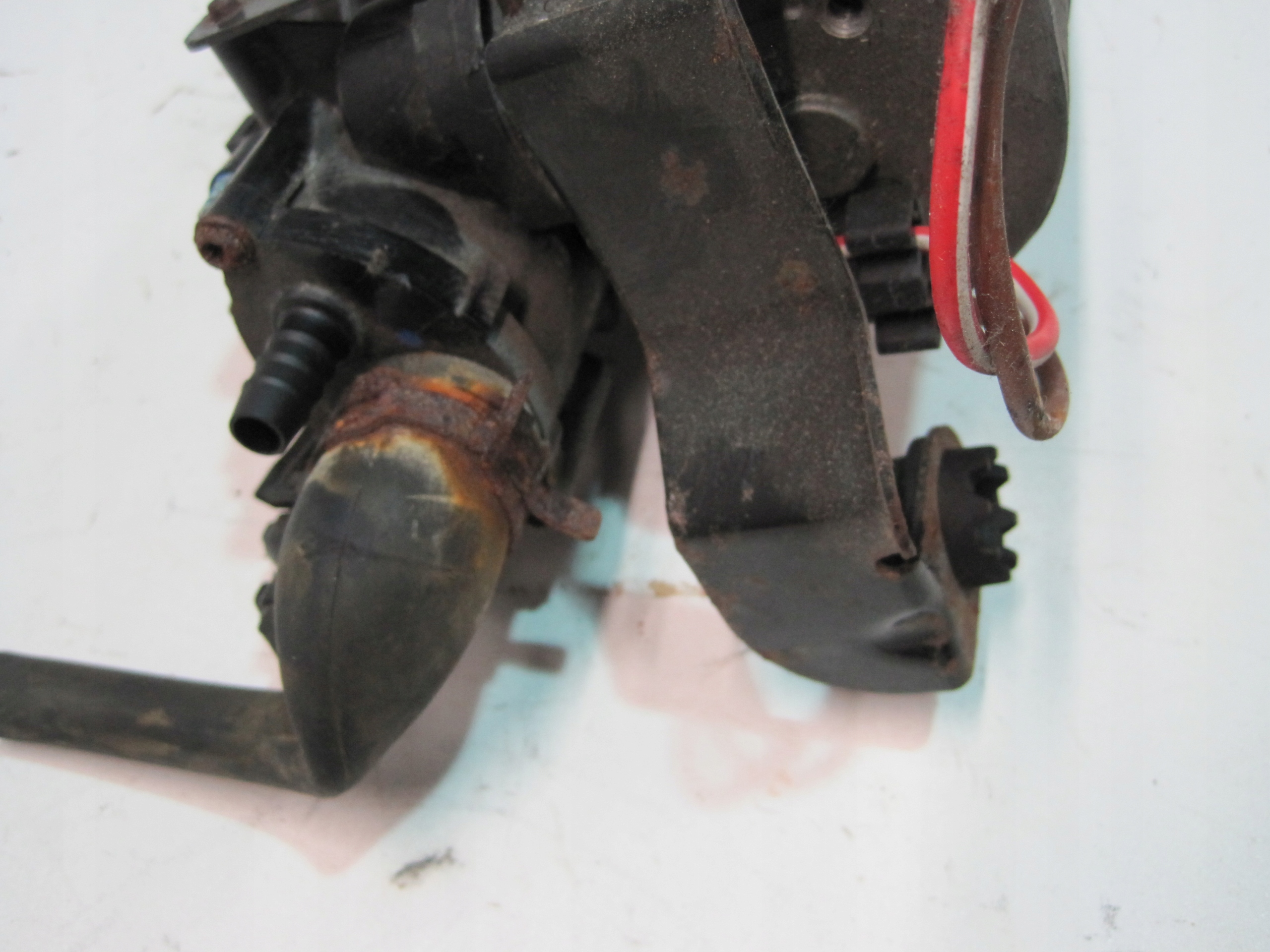 pump springing BMW 6861882