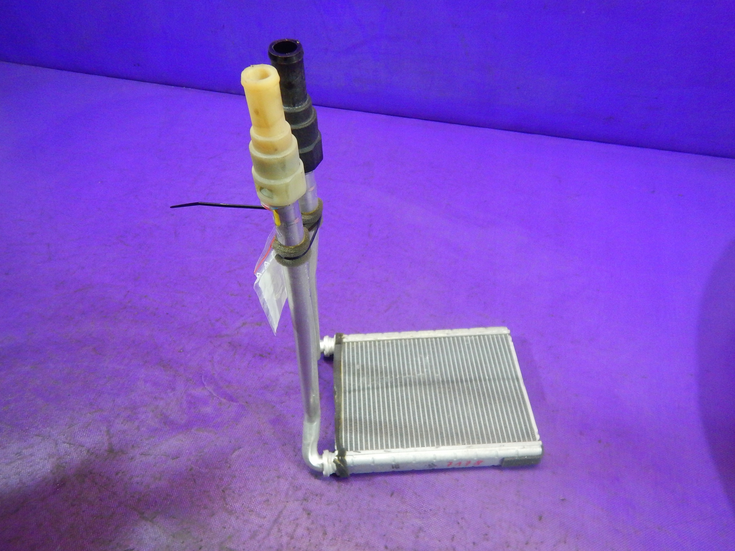 FIAT 500 08-1,4 РАДИАТОР НАГРЕВАТЕЛЬ 68093421AB