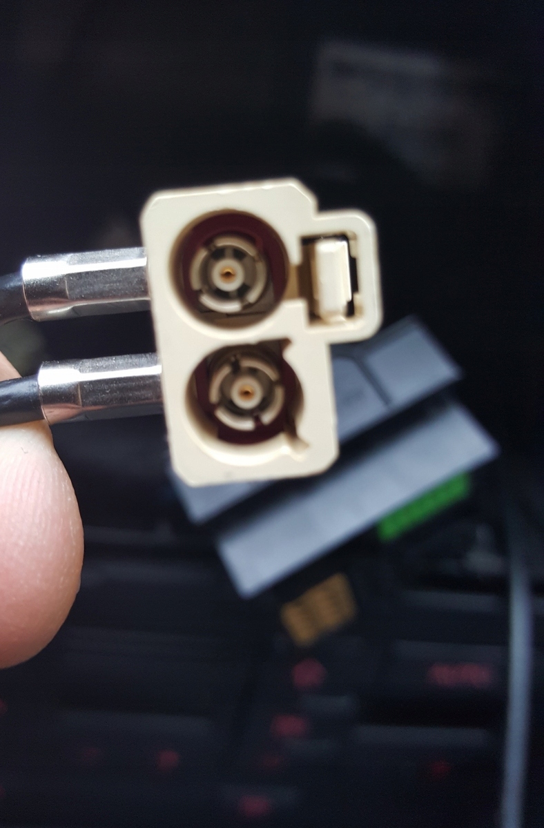 Adapter antenowy 2x Fakra-ISO Stan opakowania oryginalne