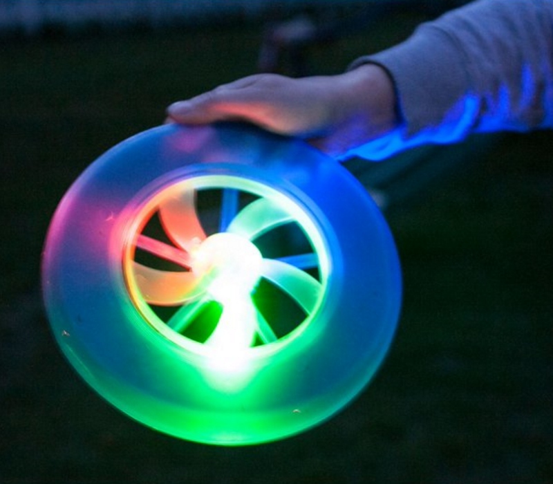 LATAJĄCY ŚWIECĄCY DYSK FRISBEE TALERZ 23 CM ŻÓŁTY Marka Artyk