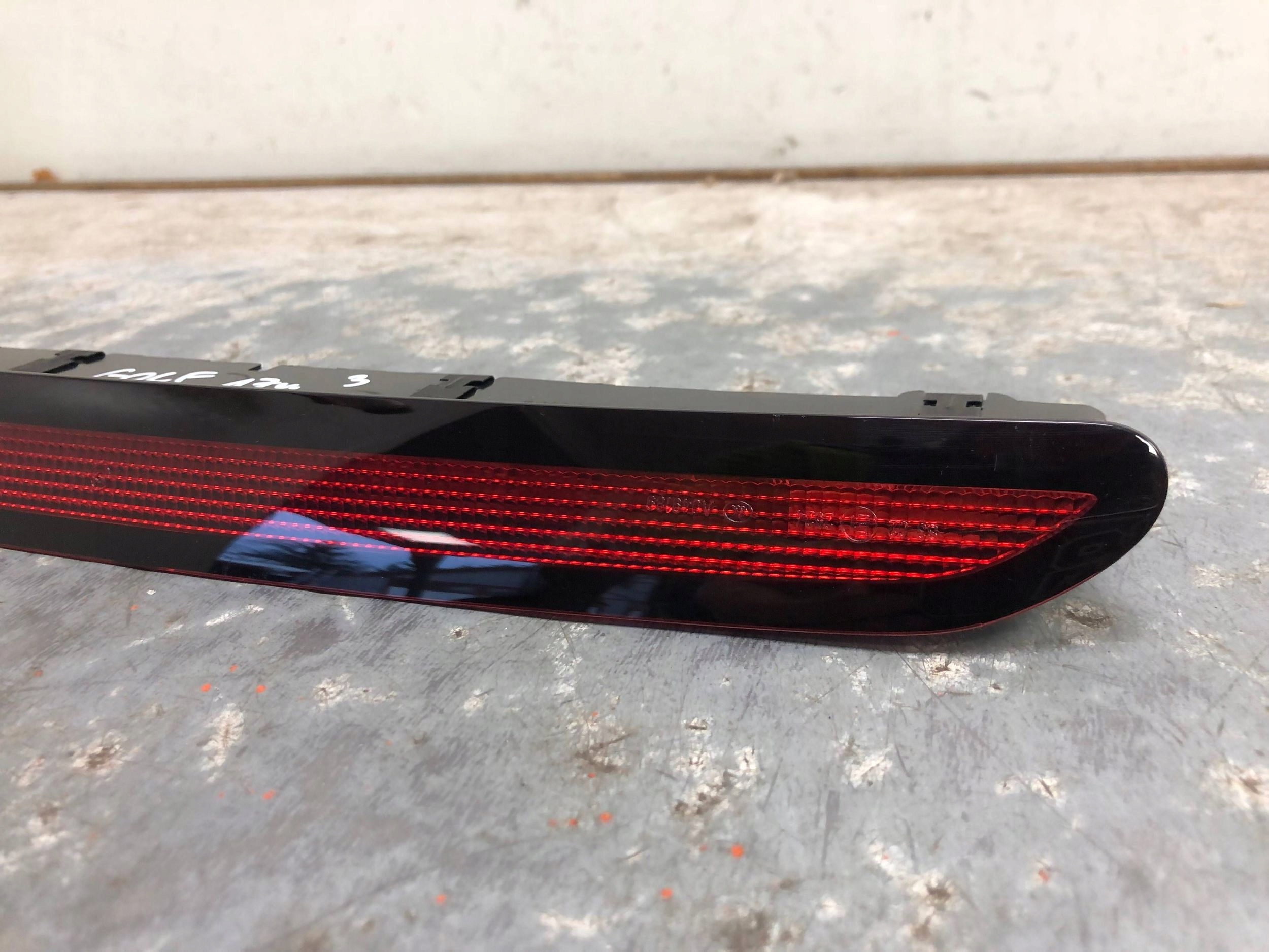TRZECIE light STOP VW GOLF VII 5G0945087B