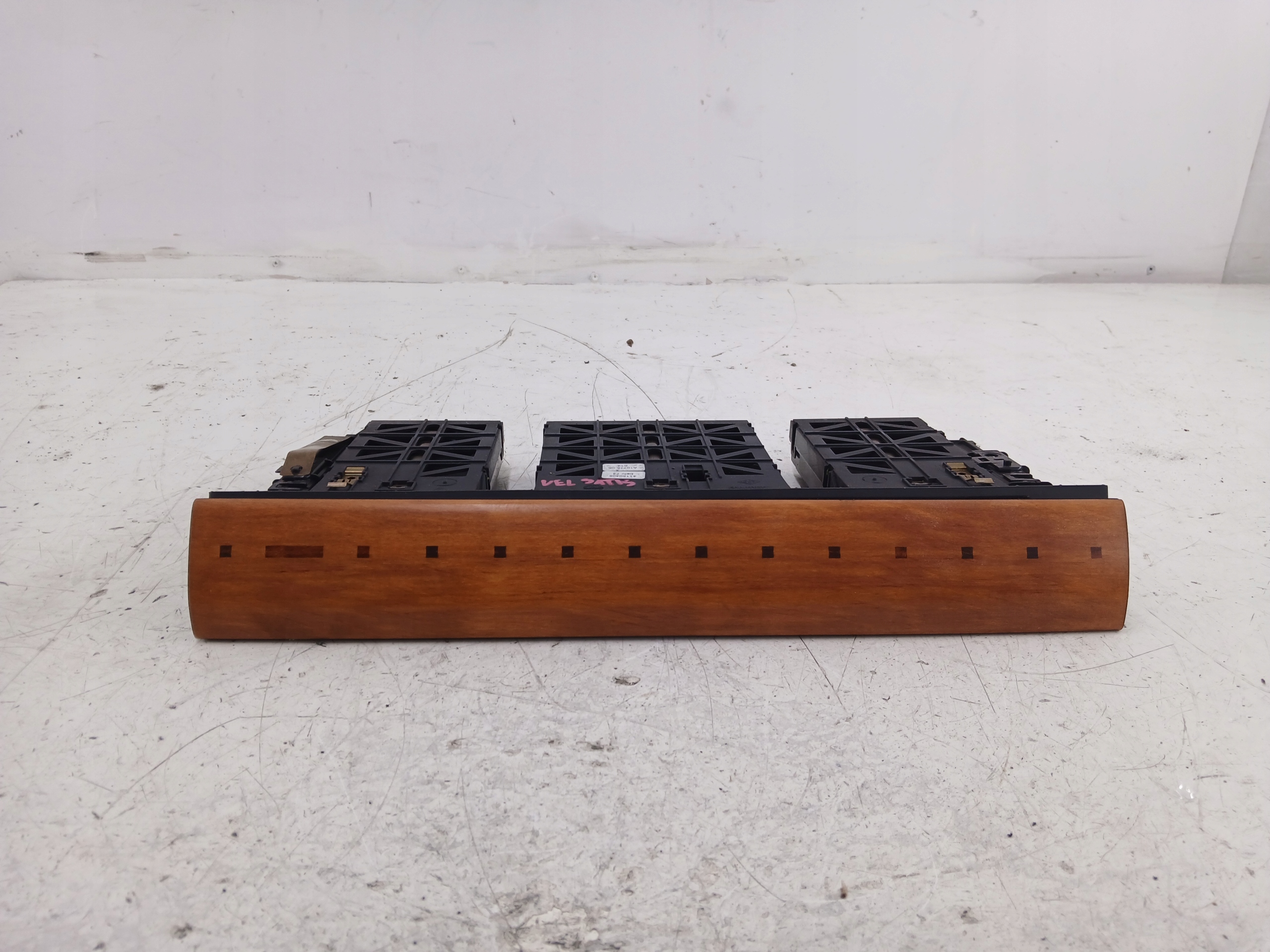 RENAULT VEL SATIS CUPHOLDER úchyty na KUBEK PANEL DEKOR