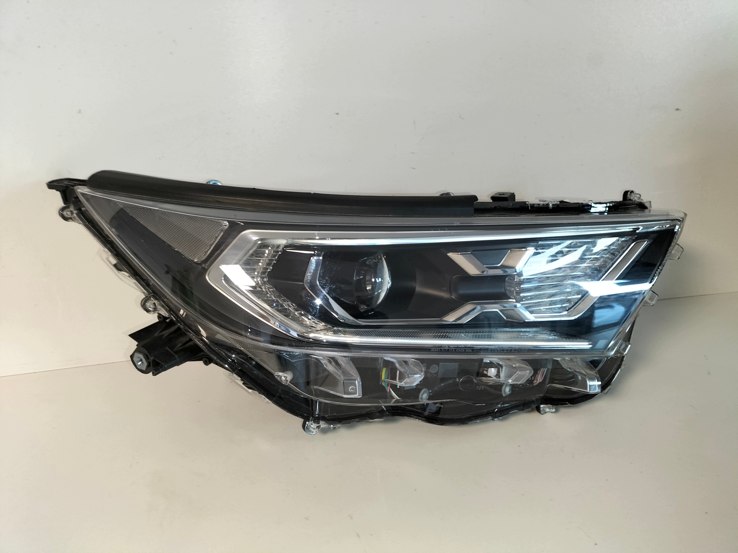 light front reflektor right TOYOTA RAV4 RAV-4 V 18- LED lens , z sil