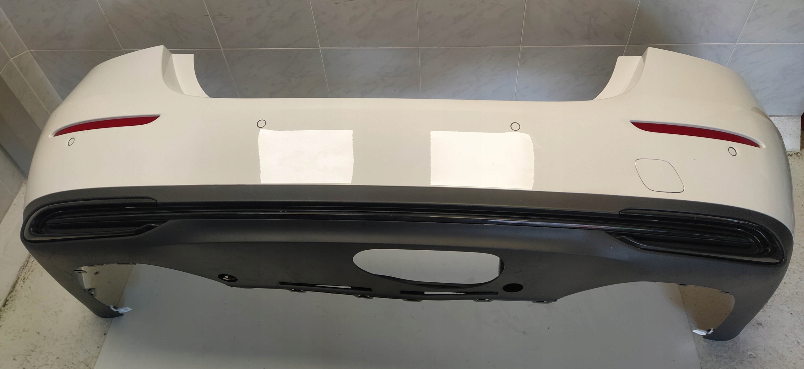 MERCEDES A214 W214 STOSSSTANGE HECK TYLNI 6 PDC