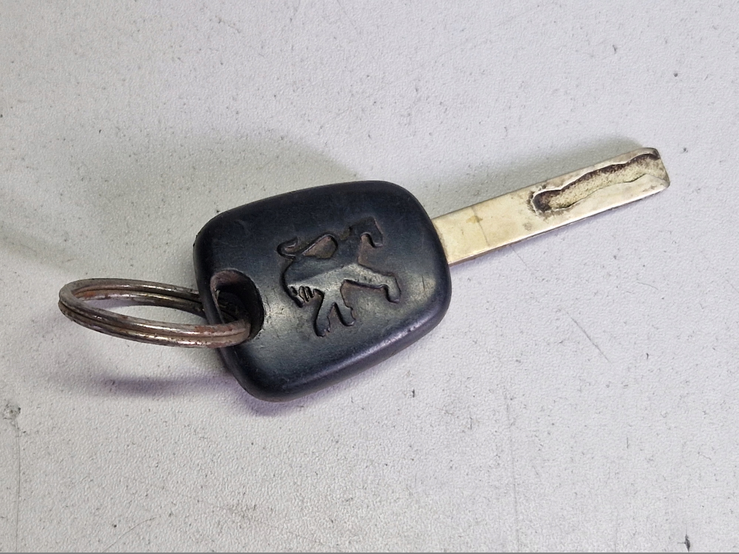PEUGEOT key PILOT
