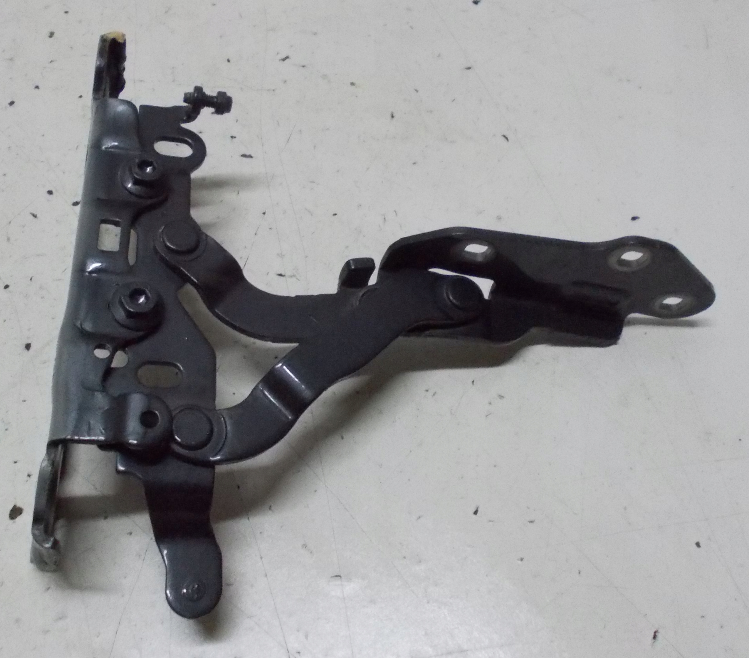 MERCEDES C KLASA W204 2.2 CDI 11R hinge bonnets left front A2048800728
