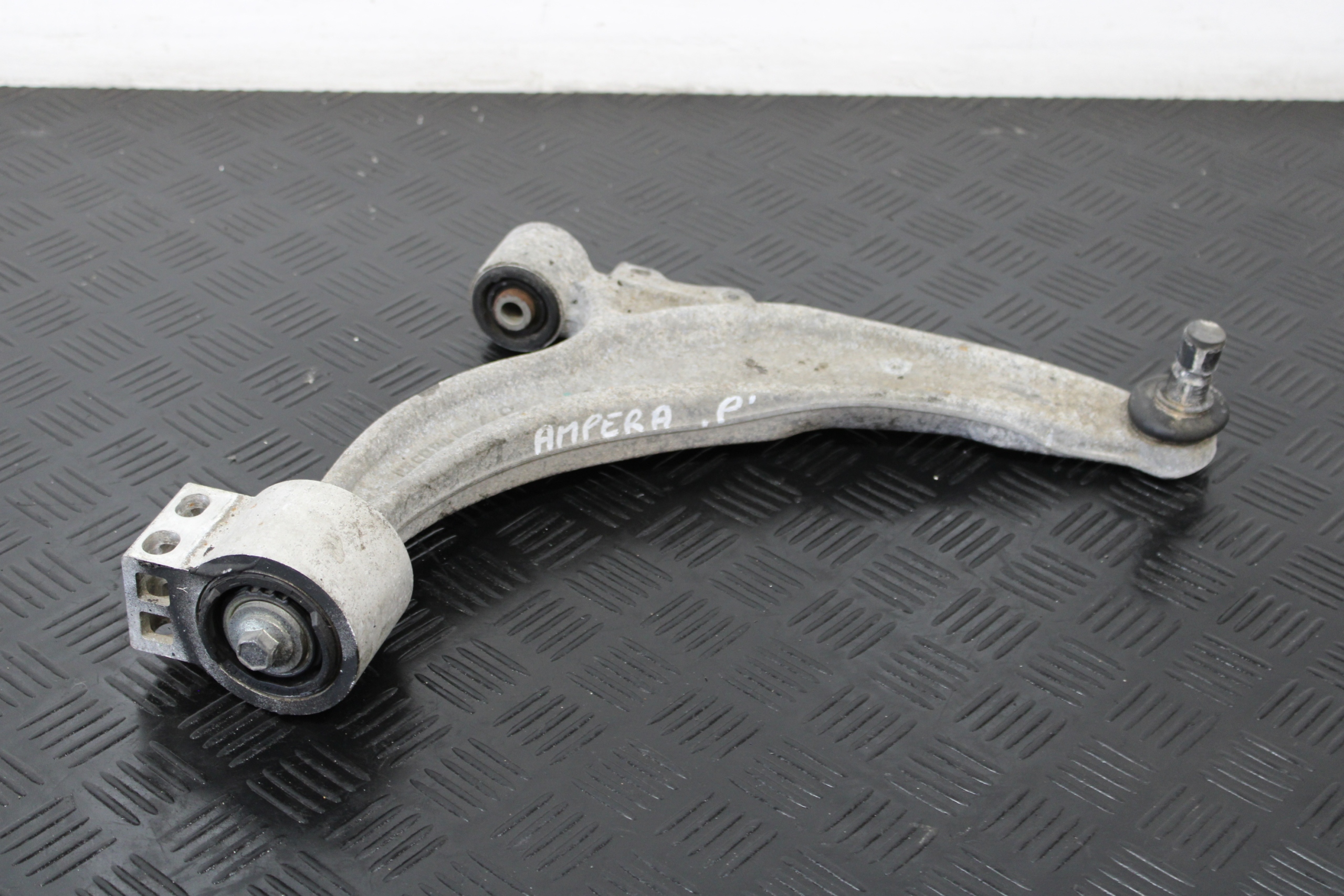 arm right front OPEL AMPERA 1,4 BENZ