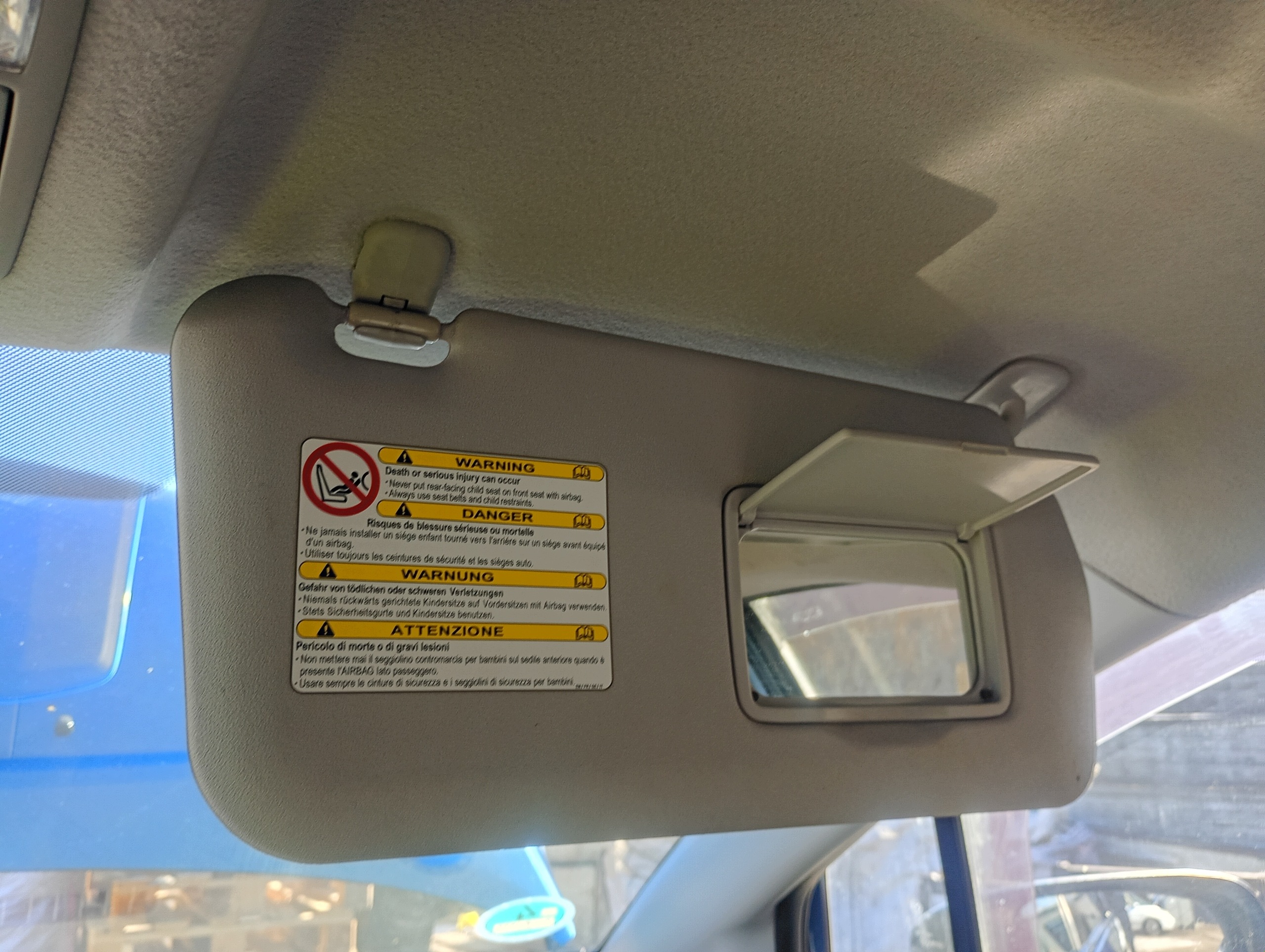 kryt slnečná pravá spolujazdca Mazda 5 V 05-10
