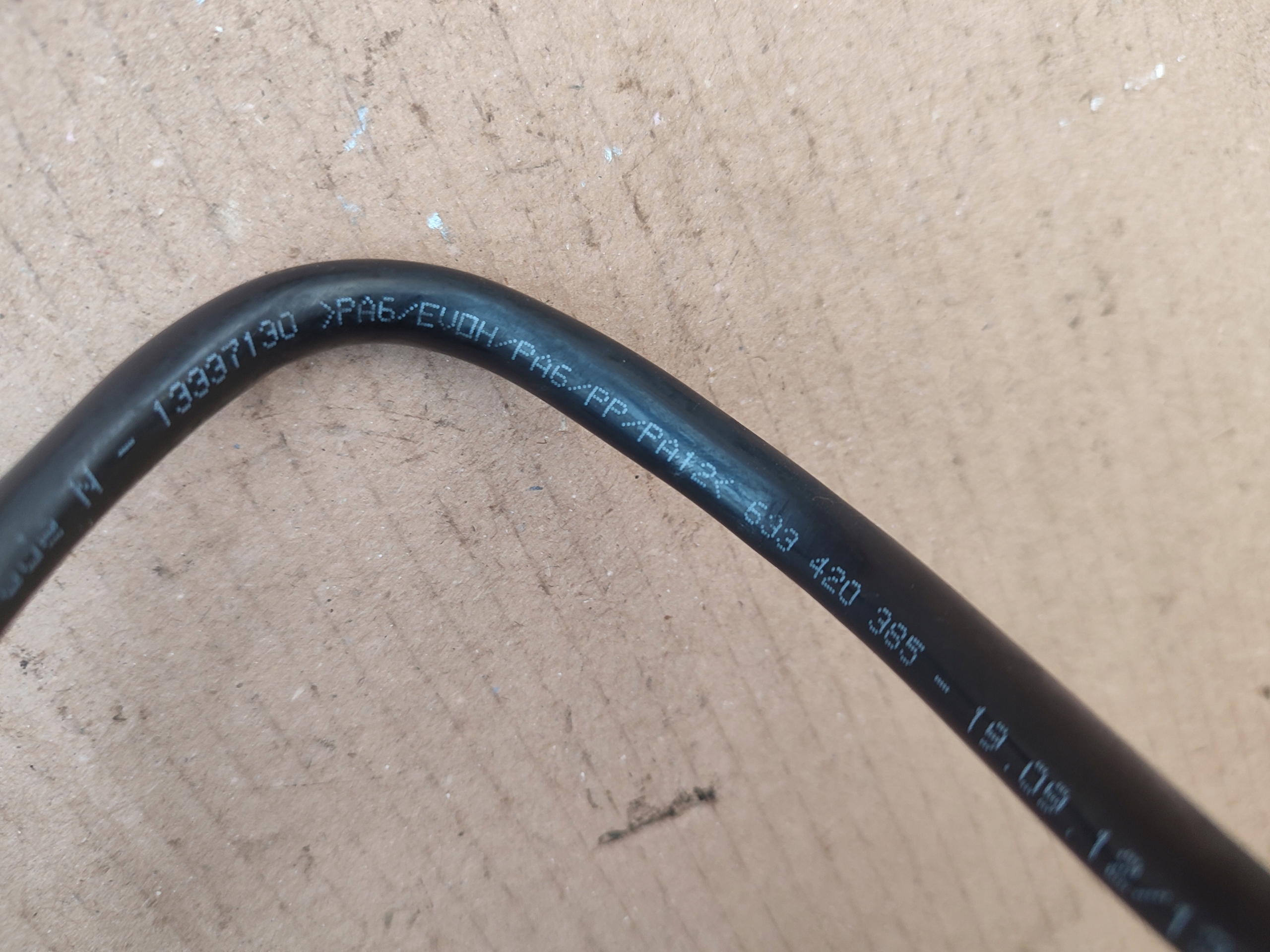 fuel line Opel Meriva B Astra J 13337130