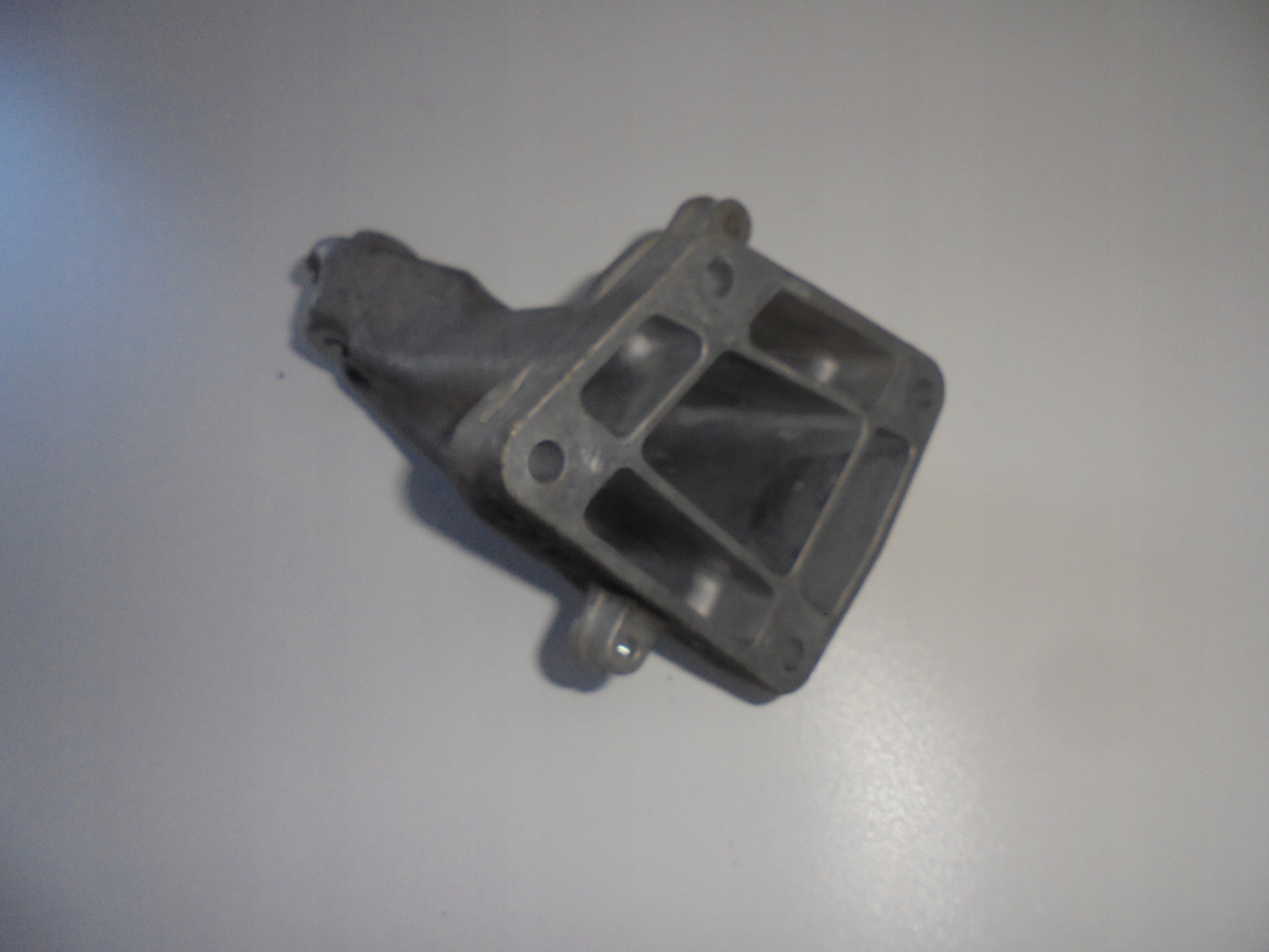 MERCEDES W207 W212 3.0 3.5 CDI engine mount