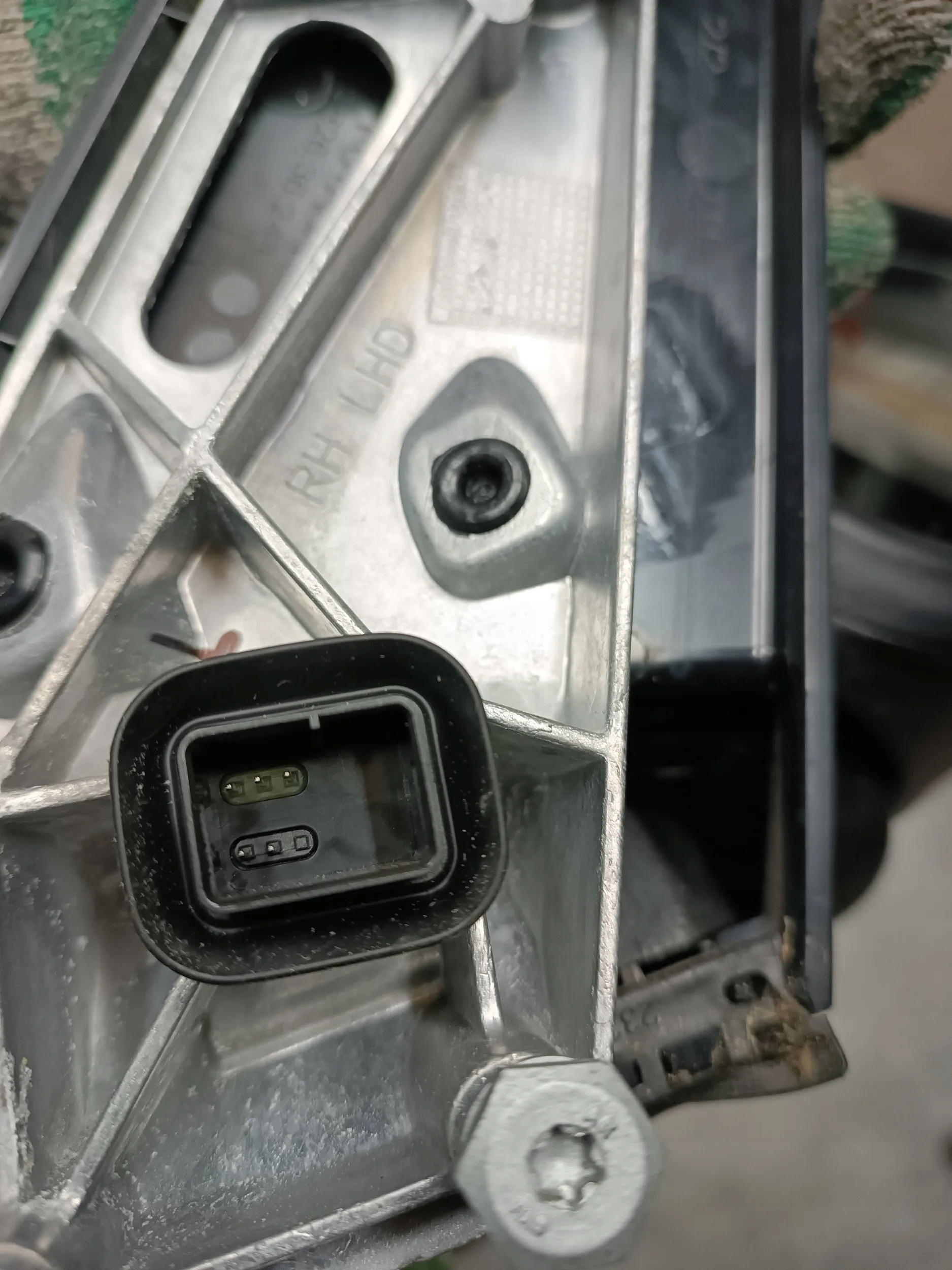 BMW 2 F46 LUSTERKO PRAWE KOL.475 5PIN Producent części BMW OE