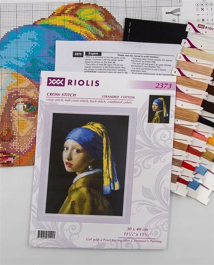 Riolis 2373 Dívka s perlou – sada pro křížkovou výšivku 30 x 40 cm
