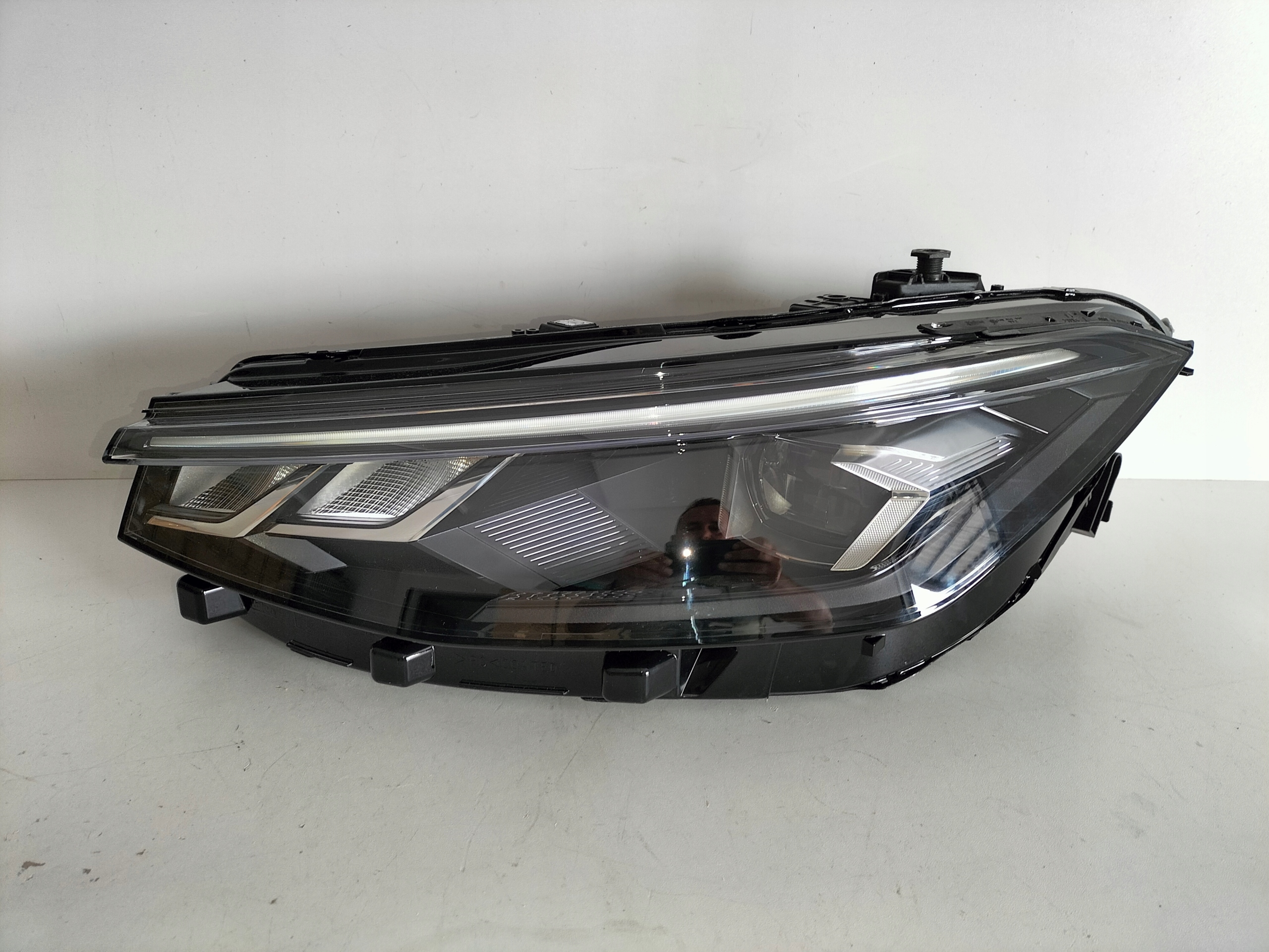 far prednja reflektor lijeva VW PASSAT B9 24- FULL LED