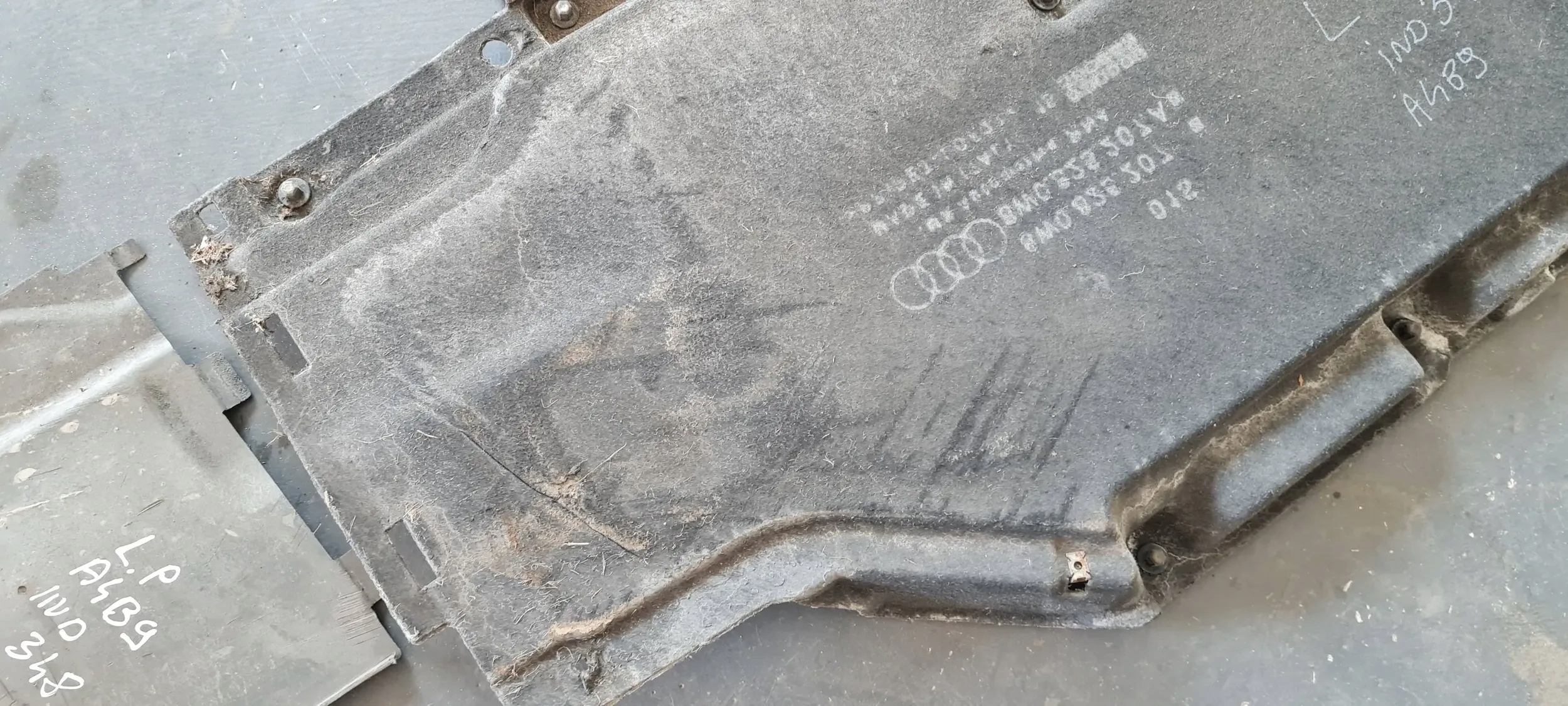 A4 B9 8W cover chassis right right front 8W0825207A A5 8W