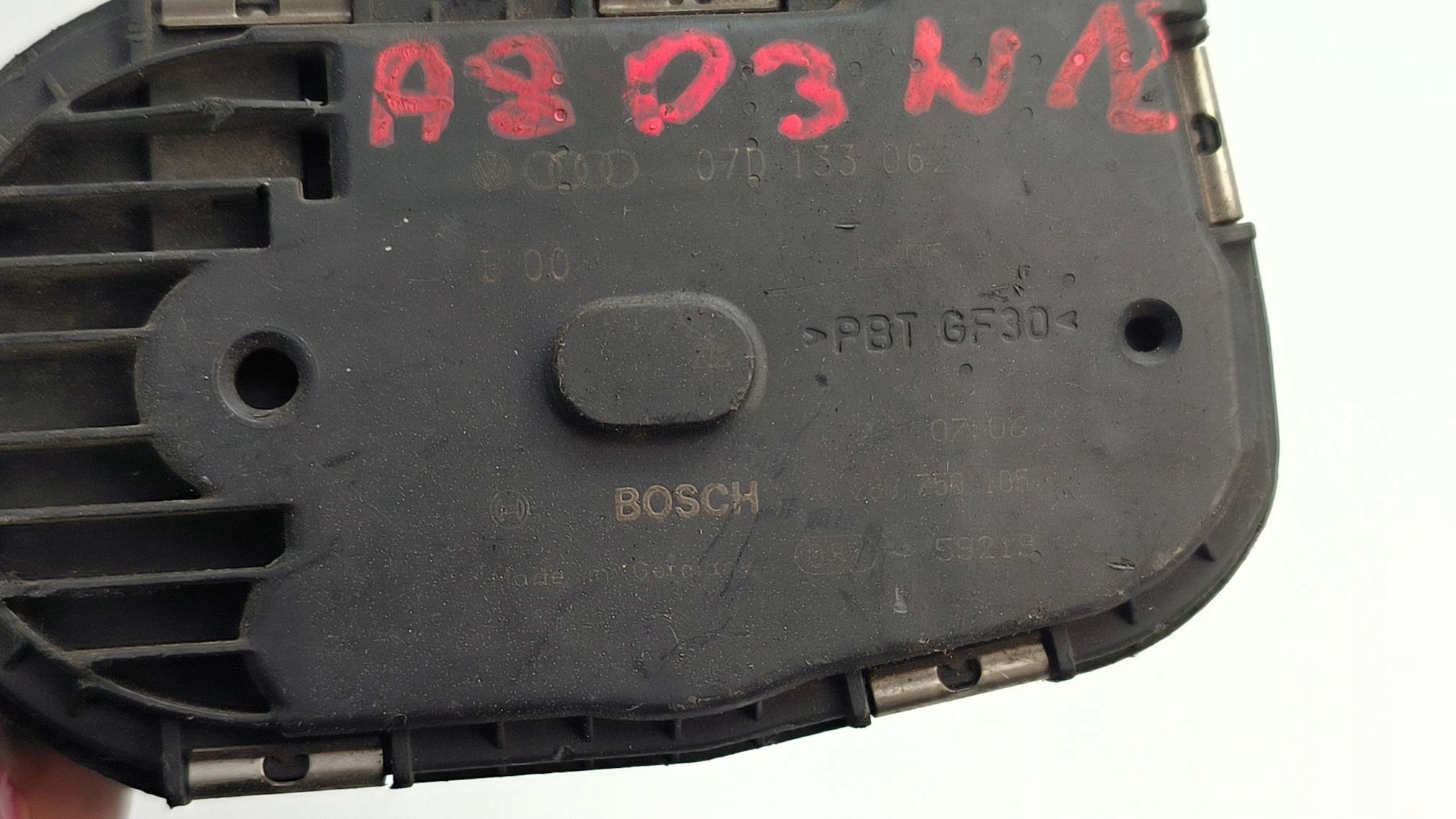 throttle flap 07D133062 AUDI A8 D3