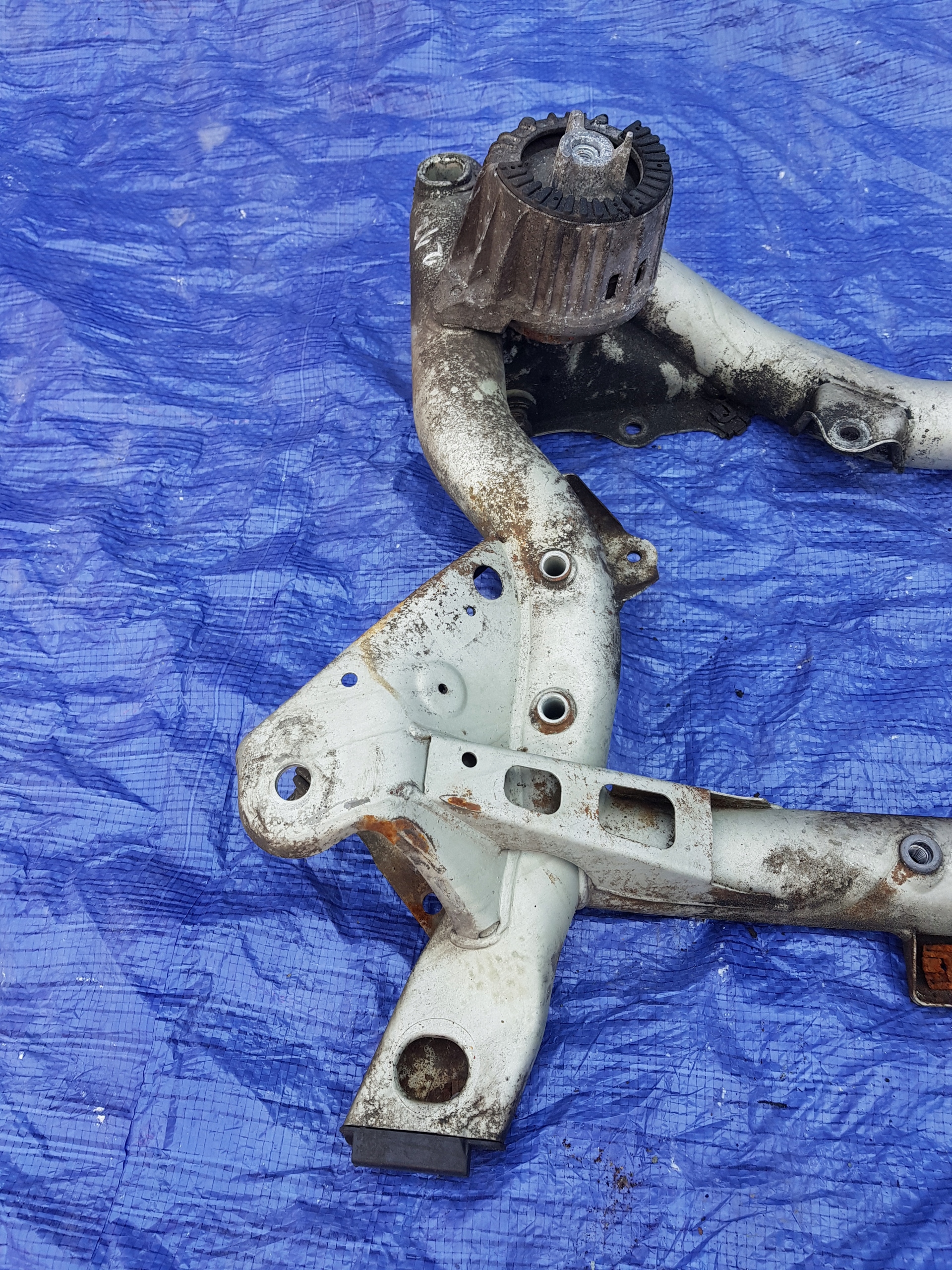 axle beam front of the engine MERCEDES W212 LIFT sider subframe axle beam front