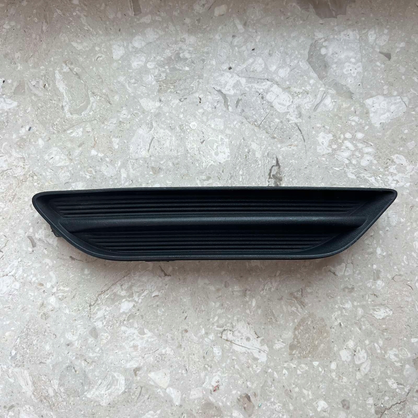 SEAT ATECA LIFT 2022 - grid of a bumper front right 575853794
