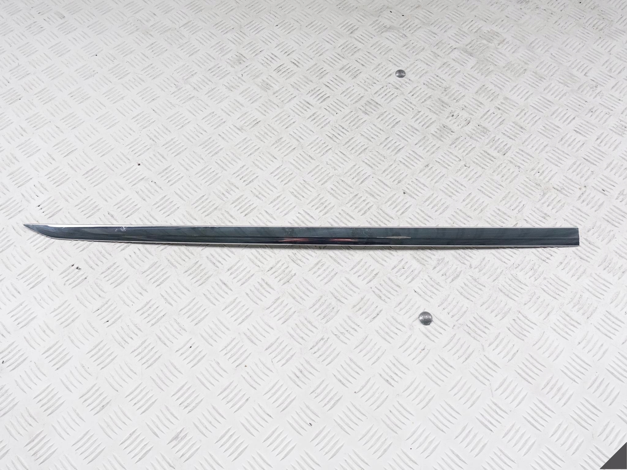 TIGUAN II 2 5N 15- CHROM moulding door right front