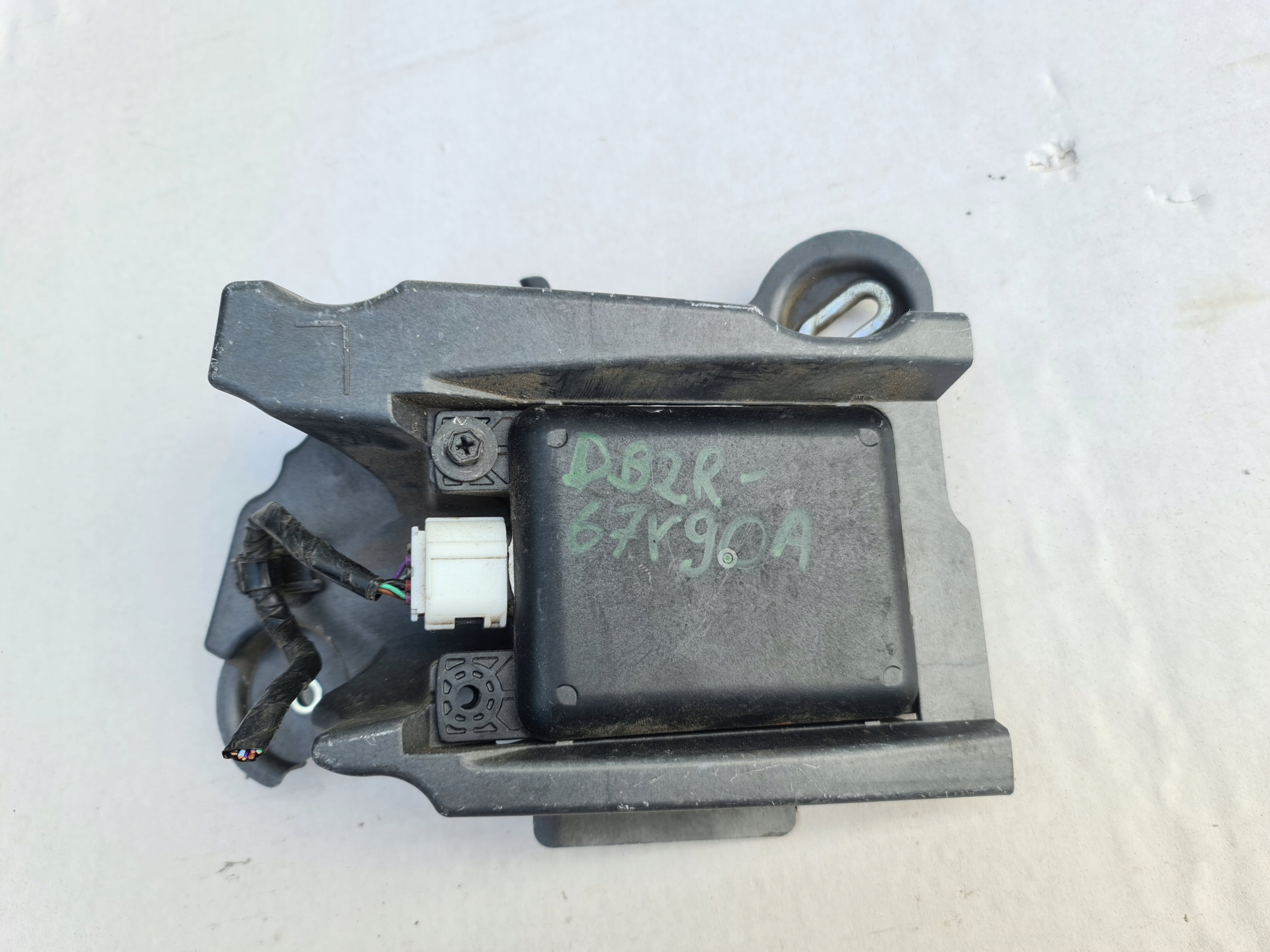 CX - 3 РАДАР ПОМОЩНИК ПОЛОСЫ ДВИЖЕНИЯ ЛЕВЫЙ DB2R-67Y90A