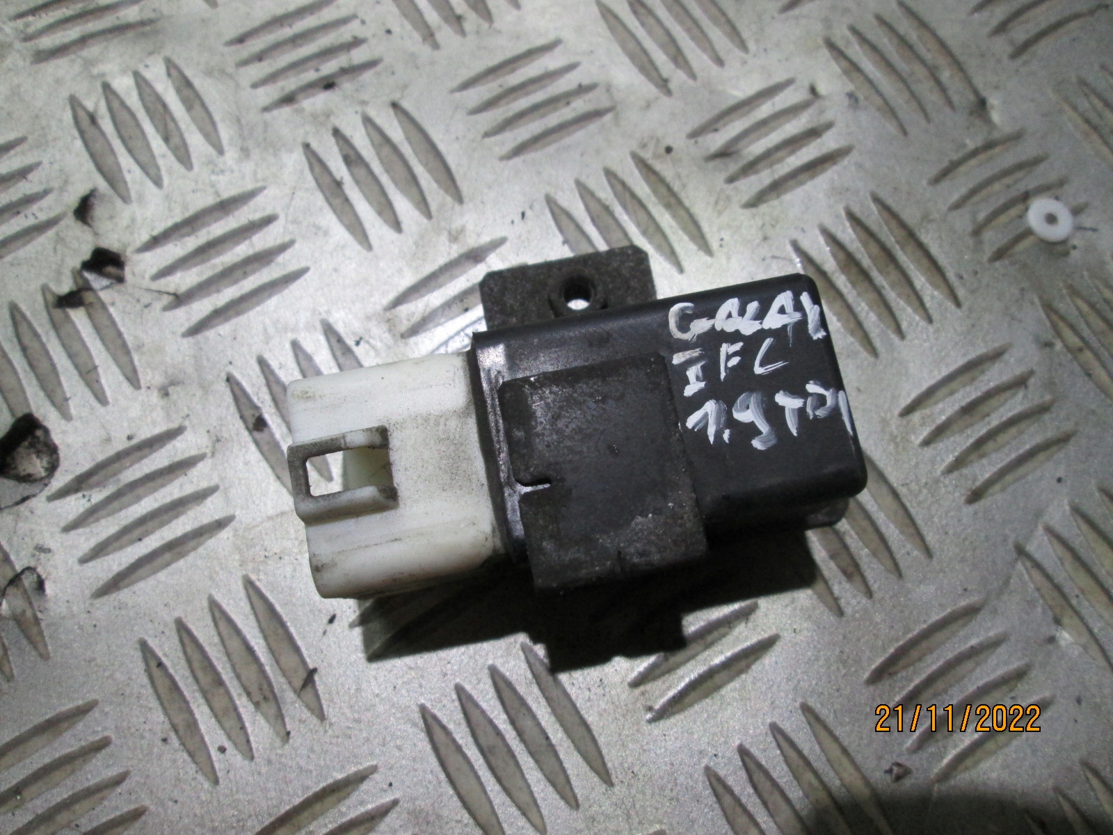 PRZEKAŹNIK WENTYLATORÓW SHARAN I LIFT 7M5919506