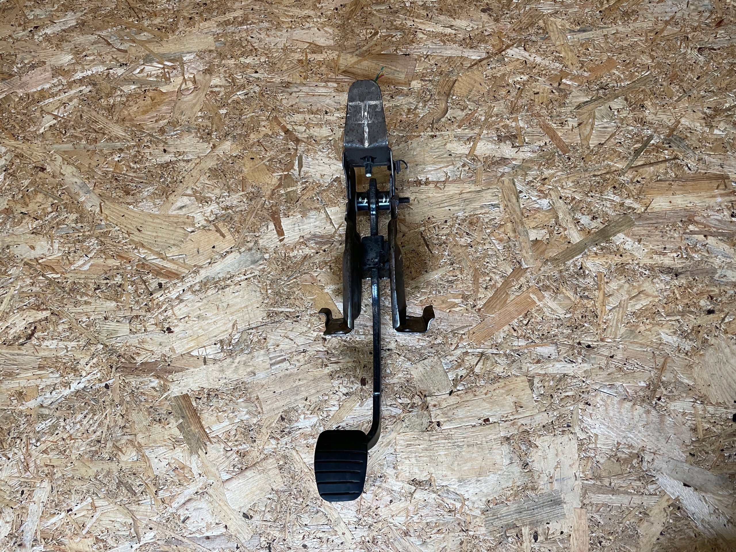 PEDAŁ CZUJNIK HAMULCA KPL. DACIA SANDERO II LIFT