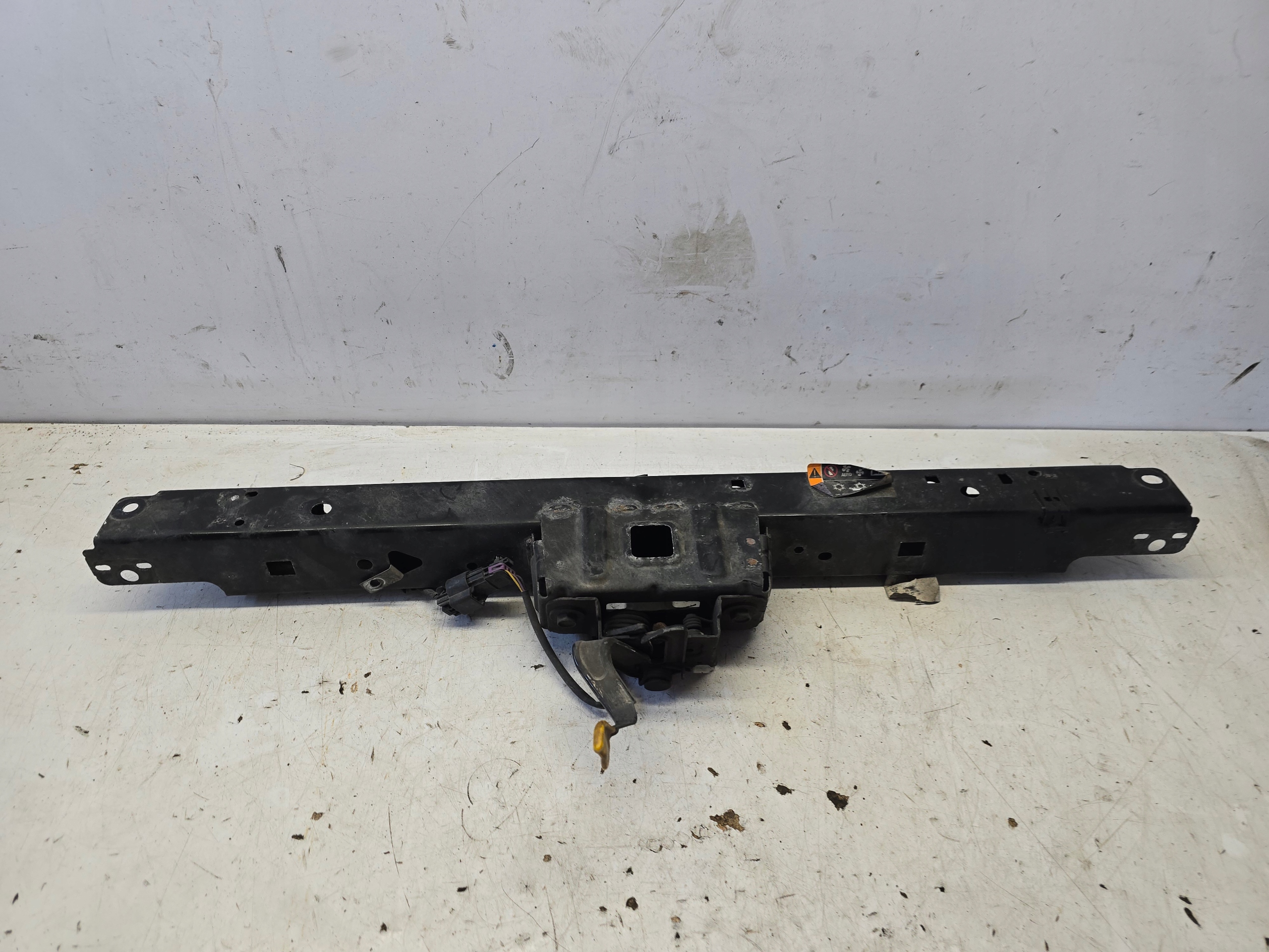 OPEL ZAFIRA C tension belt upper sider wall support front lock Z with the sensor EU