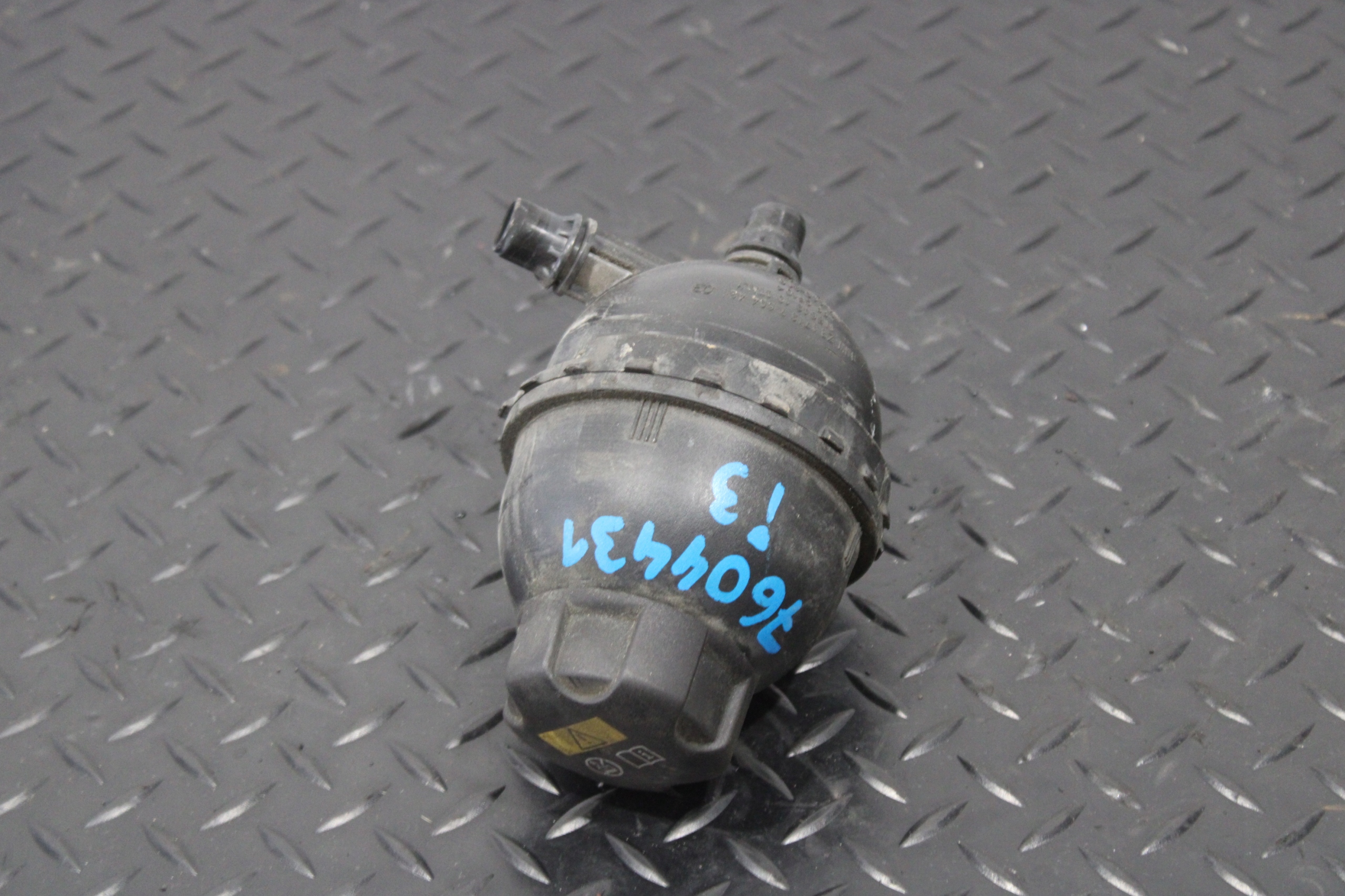 RÉSERVOIR EAU BMW I3 L01 7604431