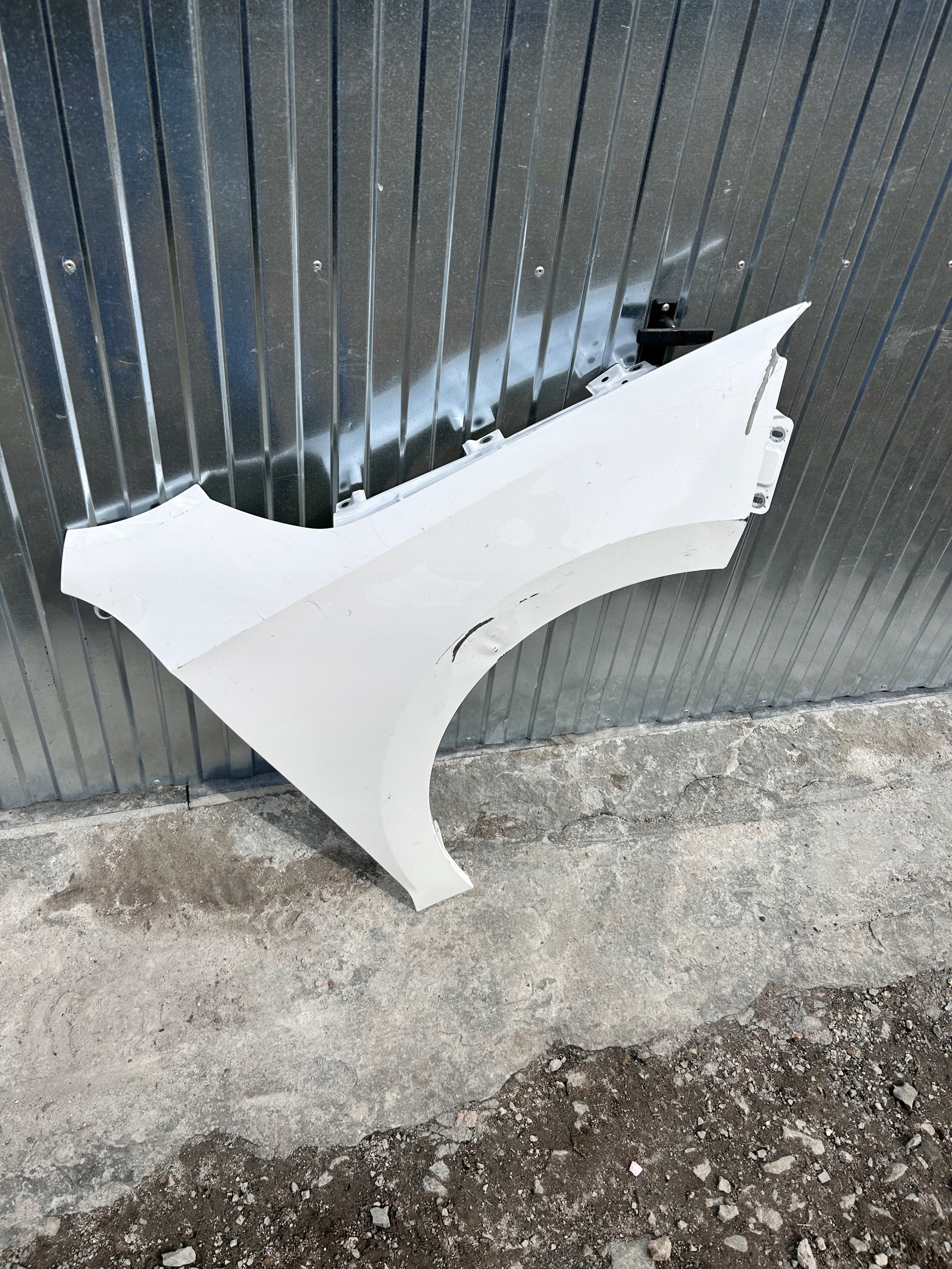 BŁOTNIK PRZEDNI PRAWY SKODA RAPID SEAT TOLEDO nr.0
