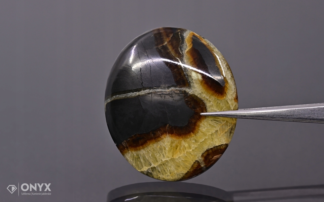 Simbircyt konvexní mělký ovál 44x37 mm